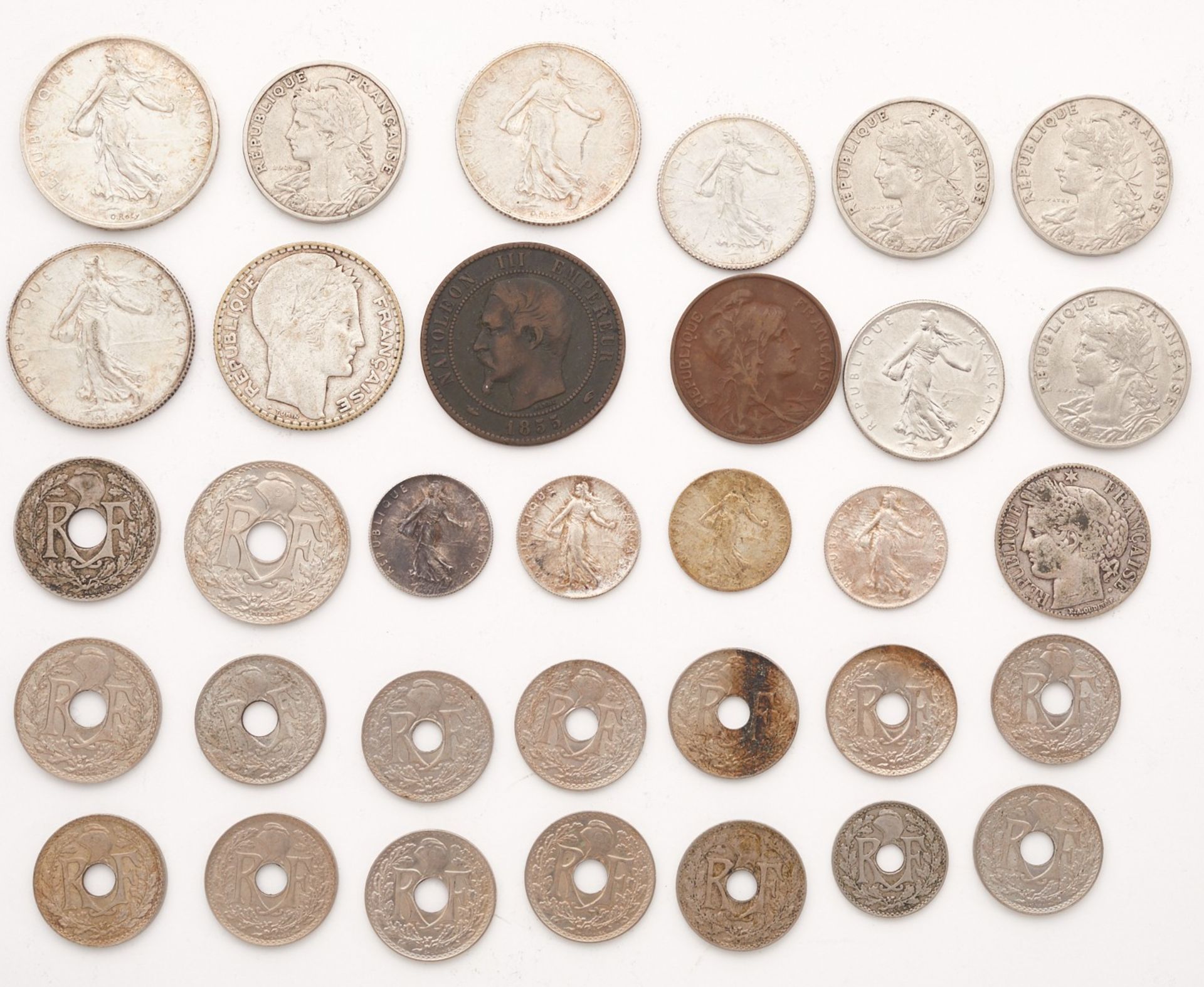 Grp: 33 French Coins - Image 2 of 2