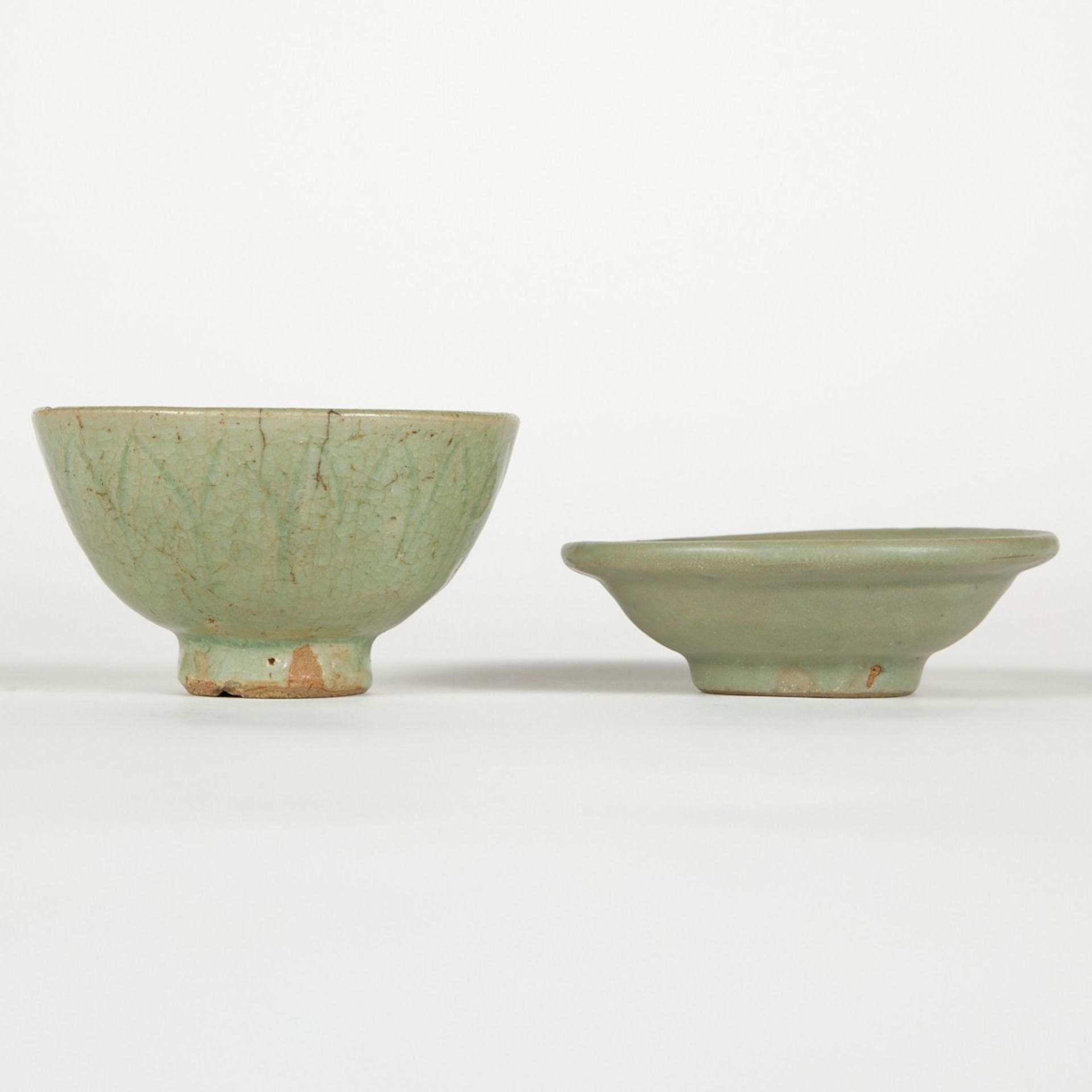 Grp: 2 Chinese Ming Dynasty Lonquan Celadon Dishes - Image 4 of 8