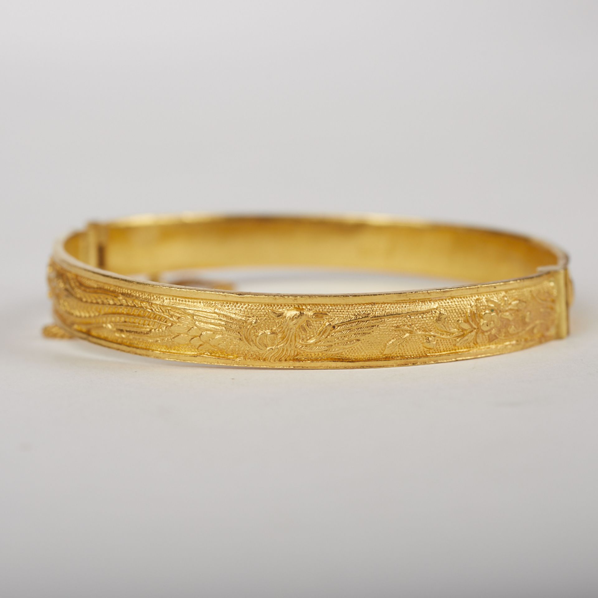 Chinese 22K Gold Dragon Phoenix Bangle - Image 10 of 12