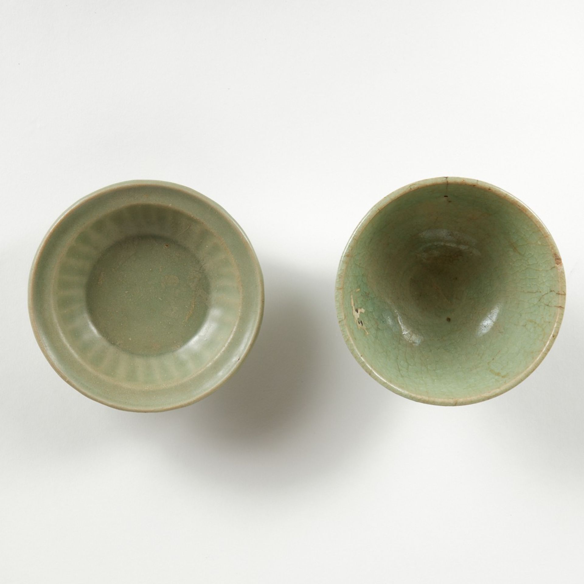 Grp: 2 Chinese Ming Dynasty Lonquan Celadon Dishes - Image 5 of 8