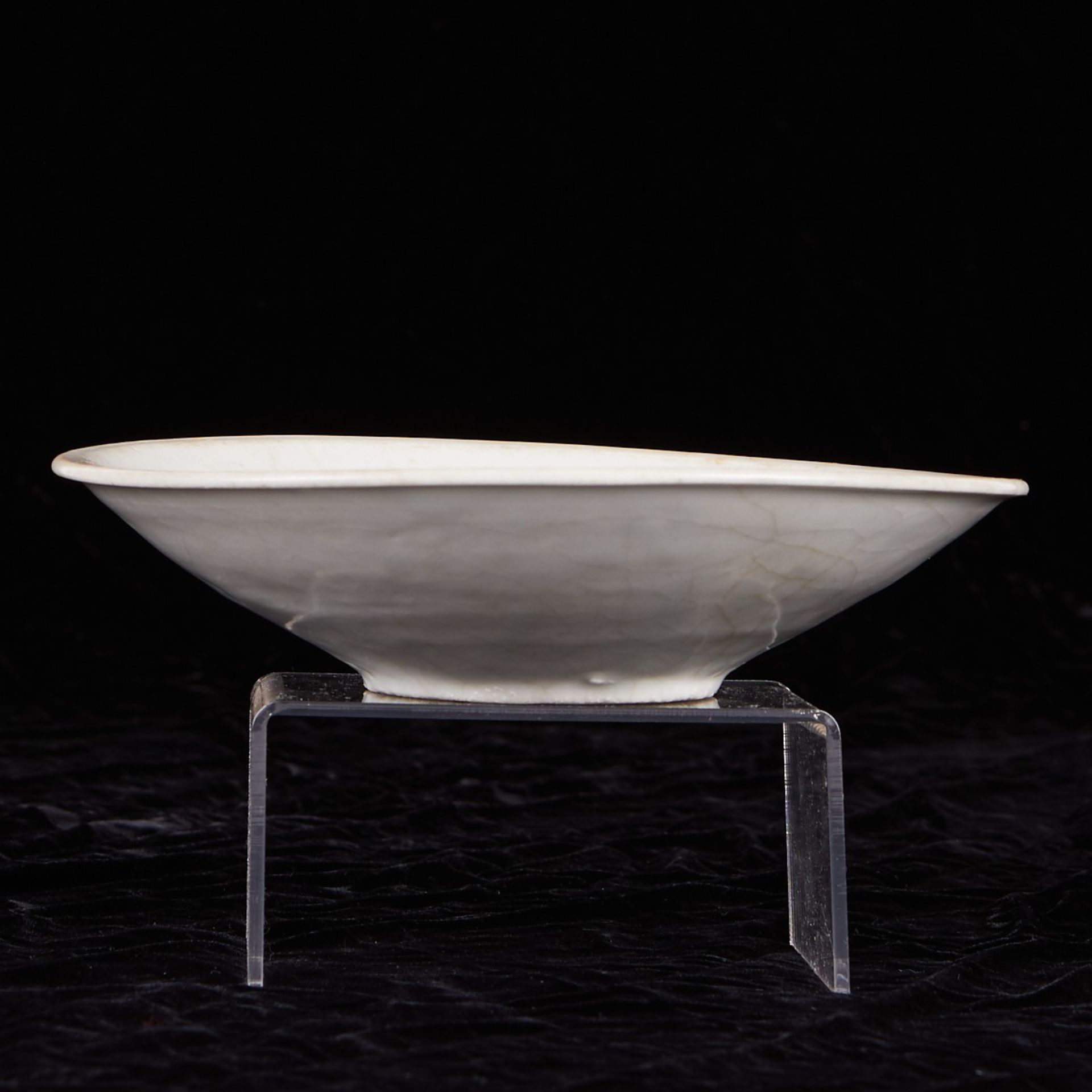 Early Chinese Pale Blue Ceramic Bowl - Bild 3 aus 8