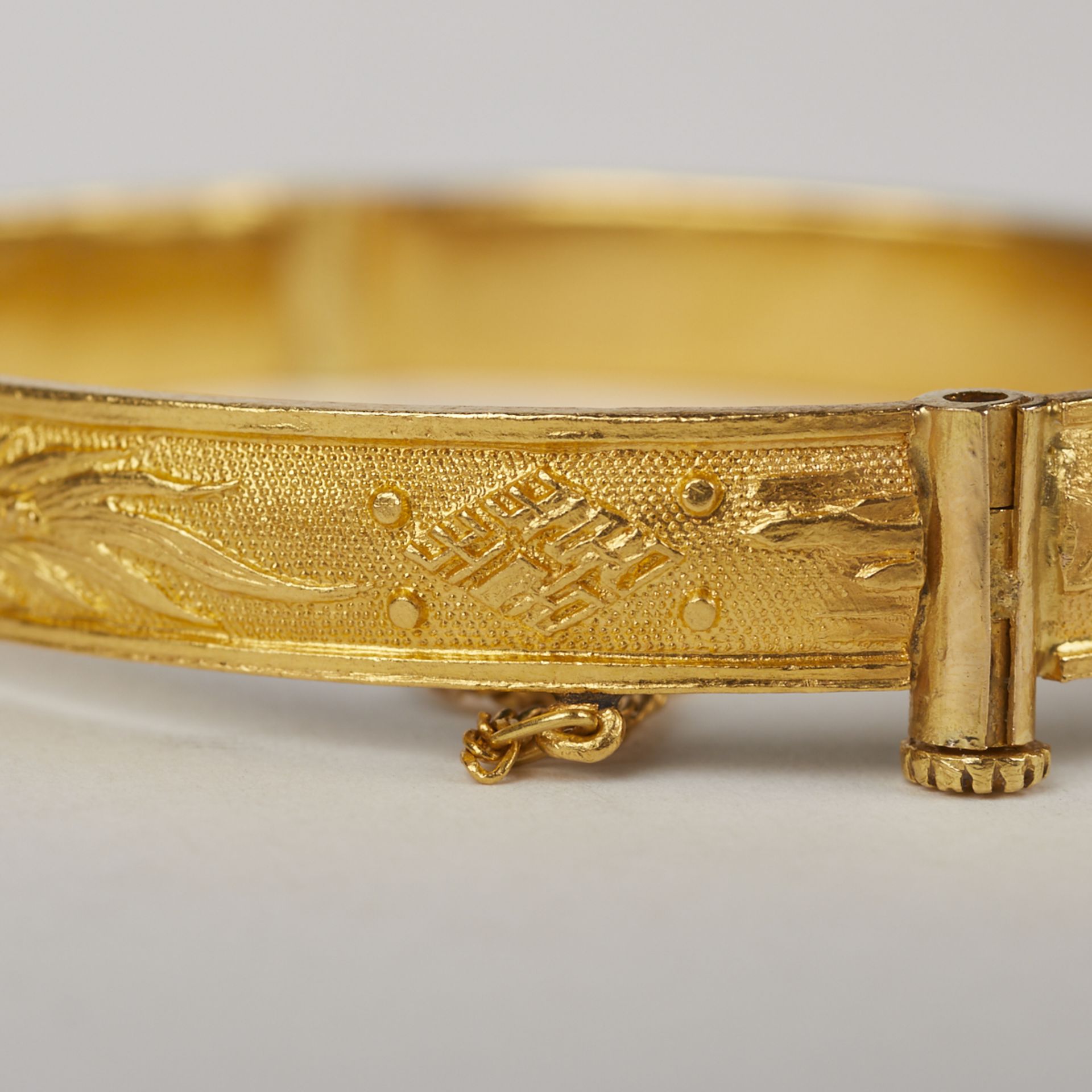 Chinese 22K Gold Dragon Phoenix Bangle - Image 11 of 12