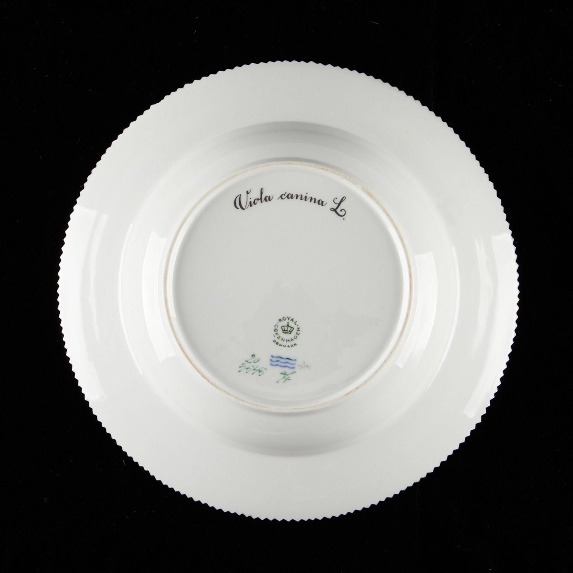 Set: 12 Flora Danica Flat Rim Soup Plates - Bild 26 aus 27