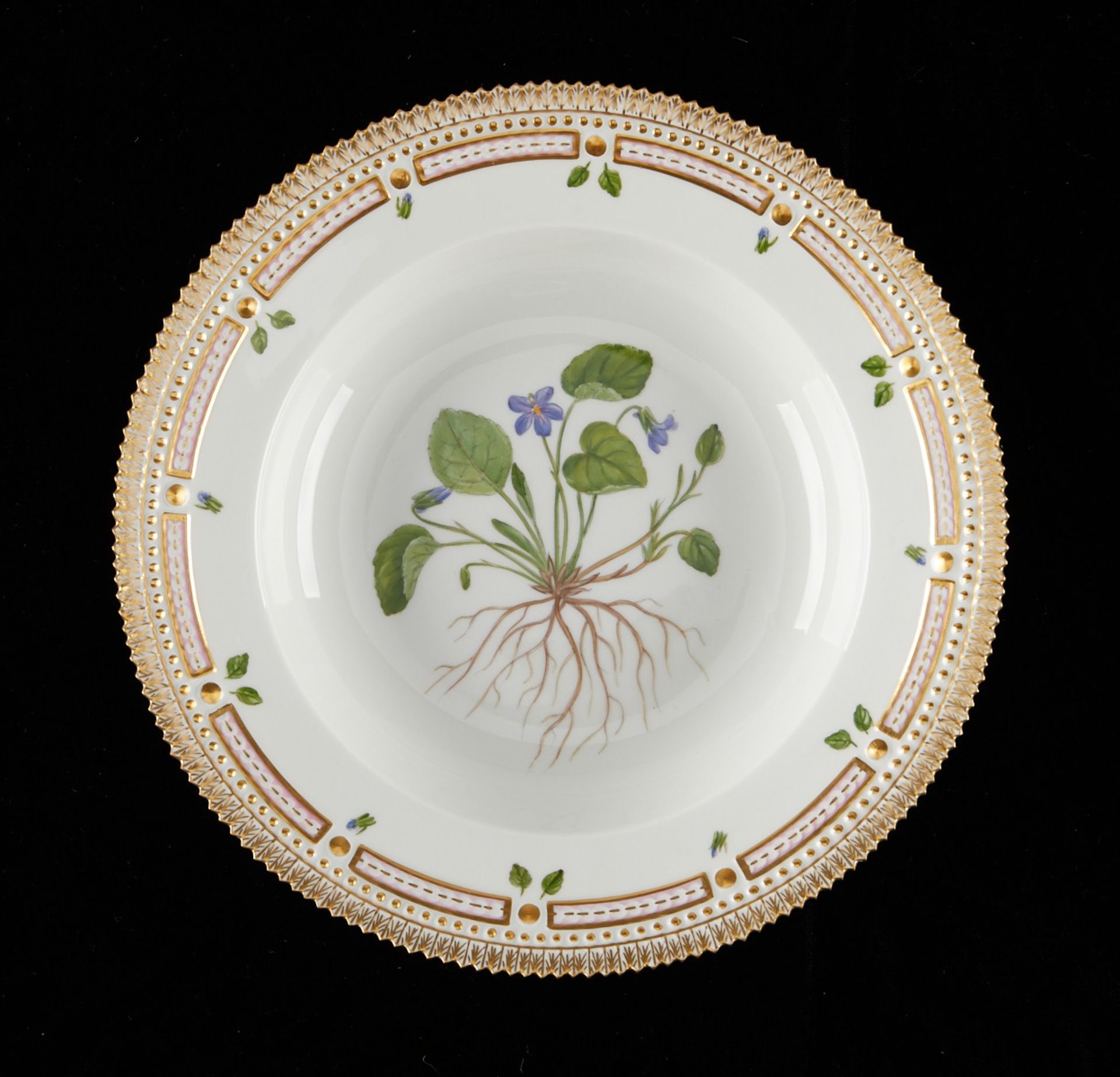 Set: 12 Flora Danica Flat Rim Soup Plates - Bild 9 aus 27