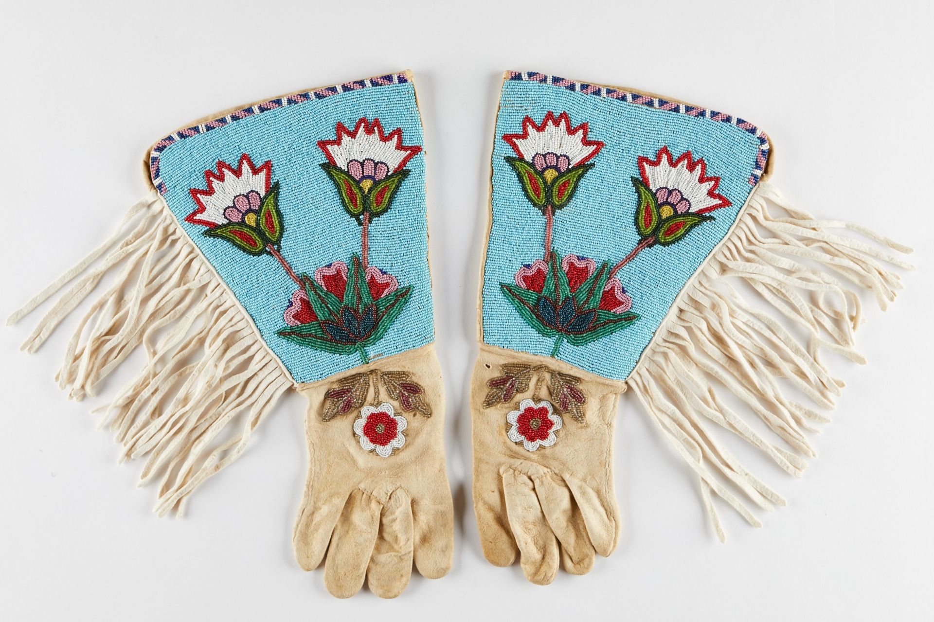 2 Pairs of Native American Beaded Gauntlets - Bild 2 aus 13
