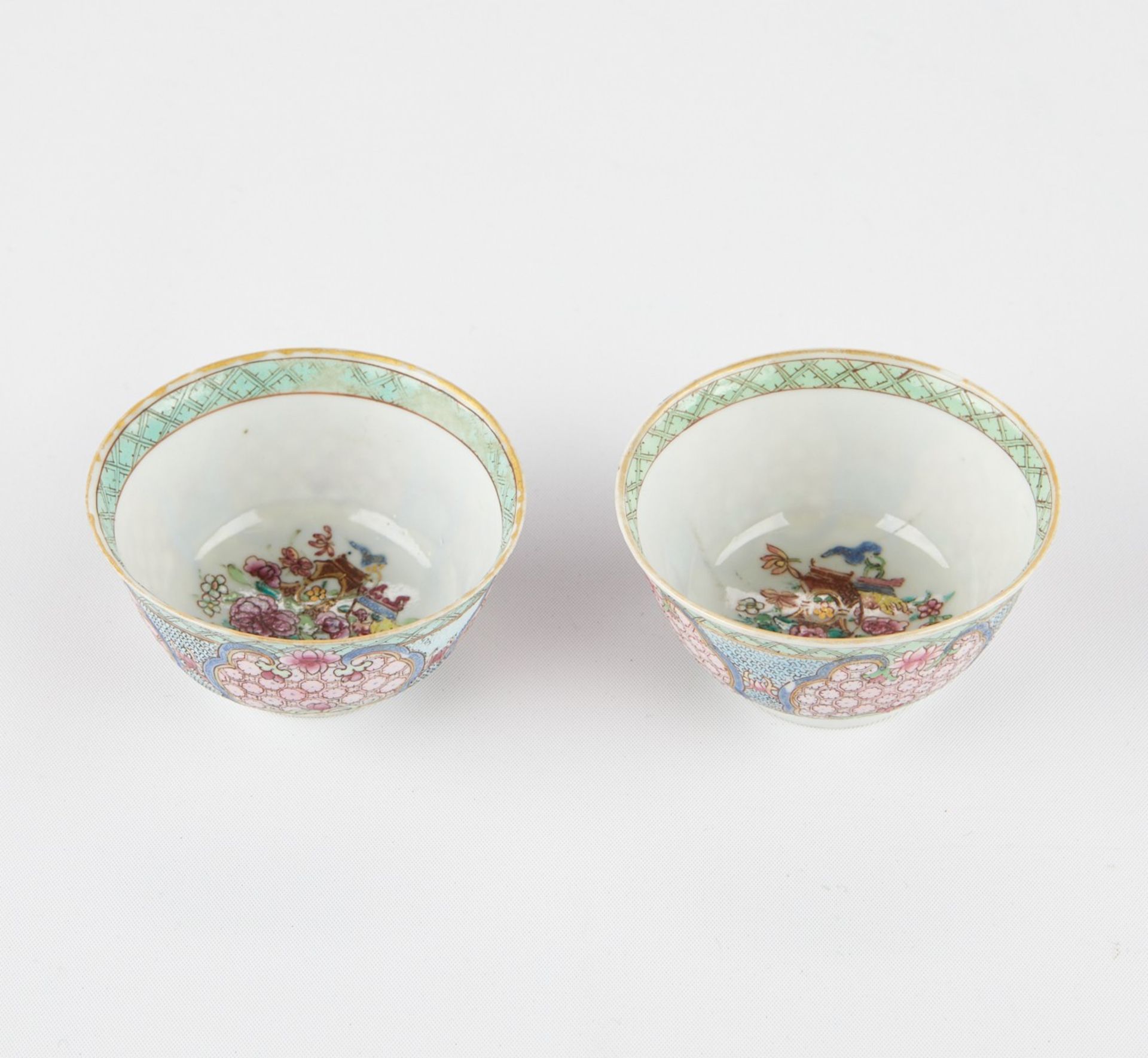 Pr: 18th c. Chinese Porcelain Famille Rose Cups and Saucers - Bild 7 aus 10
