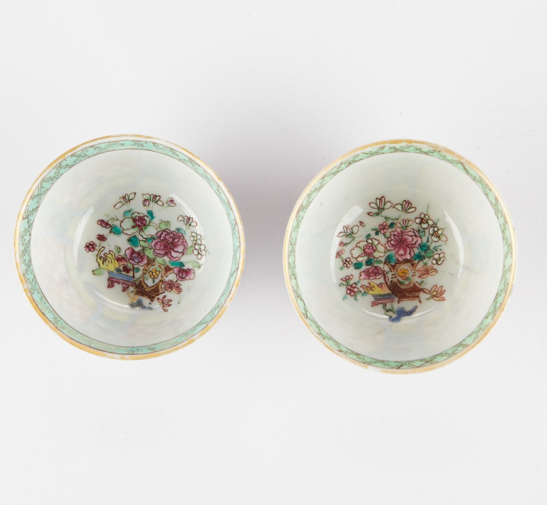 Pr: 18th c. Chinese Porcelain Famille Rose Cups and Saucers - Bild 9 aus 10