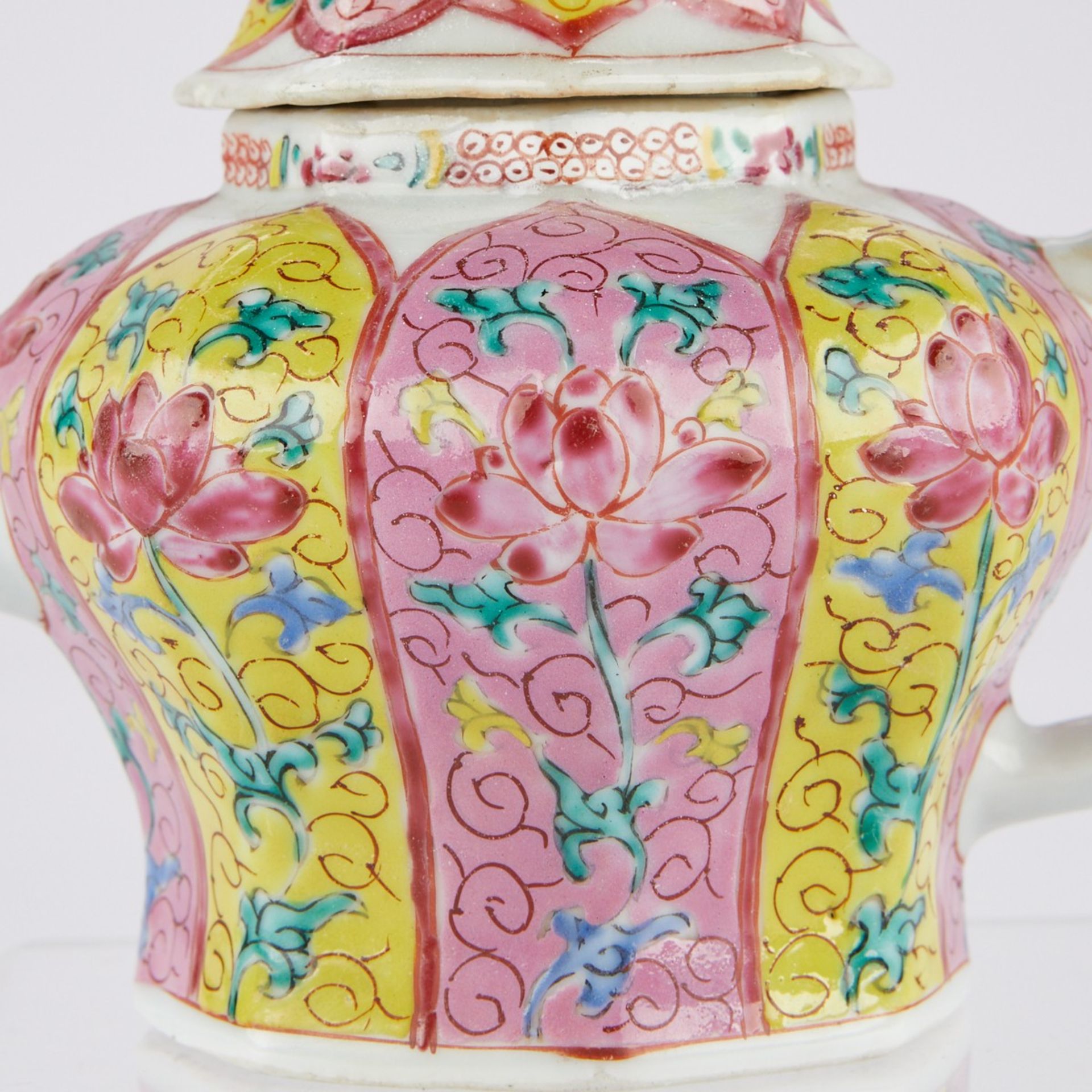 18th c. Chinese Export Porcelain Teapot and Undertray - Image 7 of 7