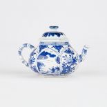 18th c. Chinese Porcelain B&W Crackle Teapot