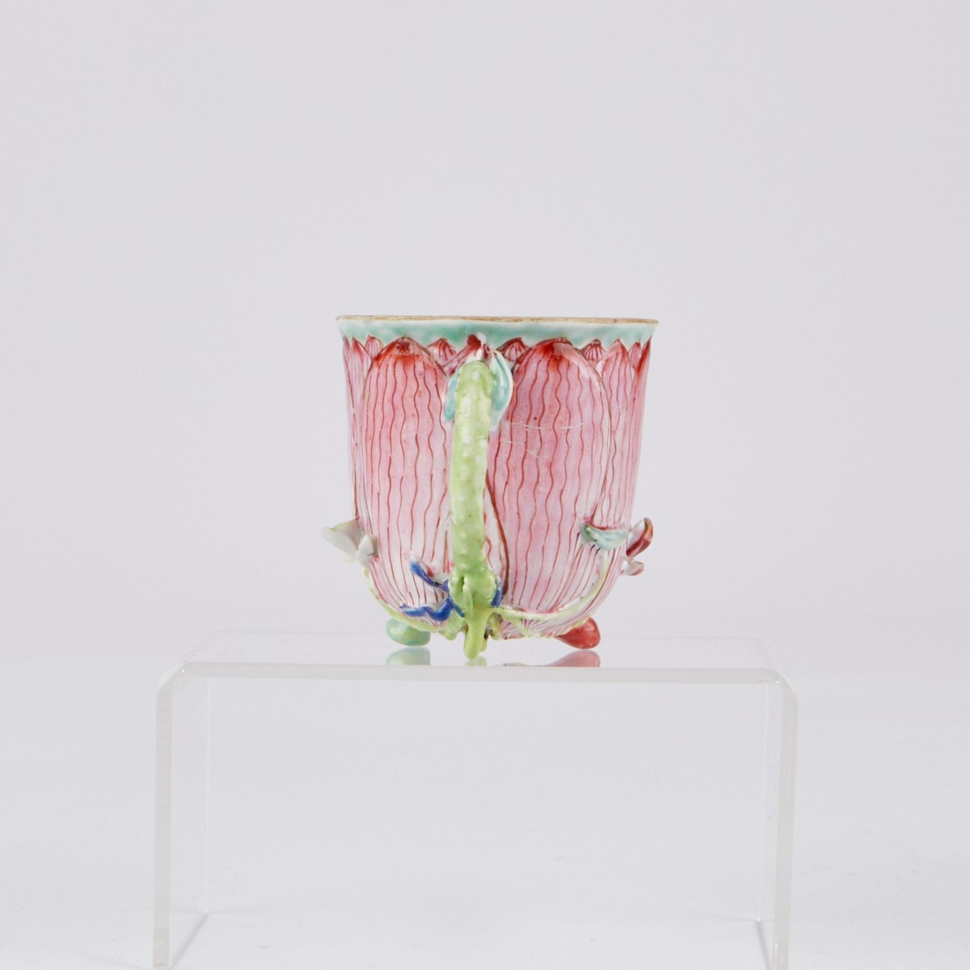 18th c. Chinese Porcelain Lotus Form Cup w/ Applied Decoration - Bild 3 aus 6