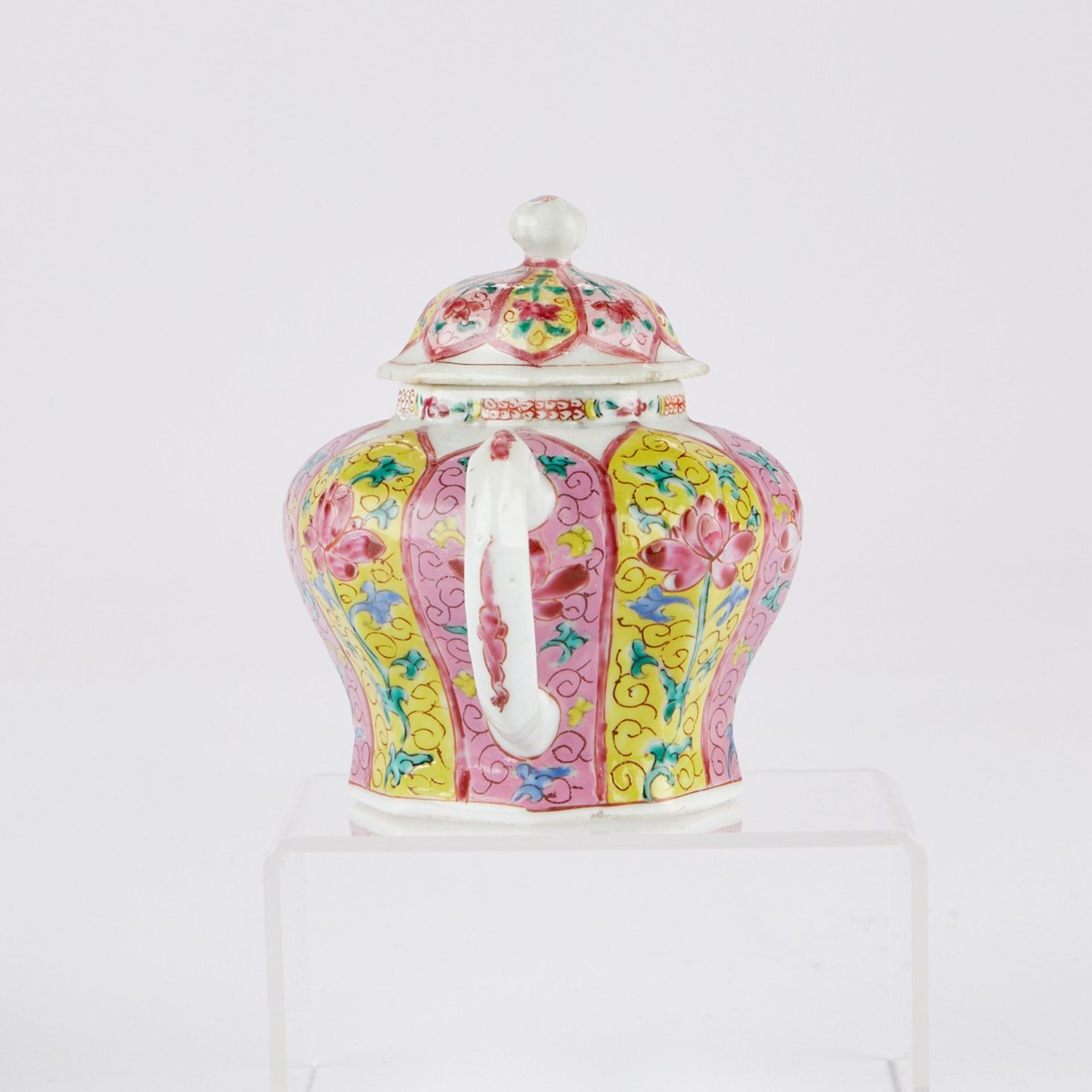 18th c. Chinese Export Porcelain Teapot and Undertray - Image 6 of 7