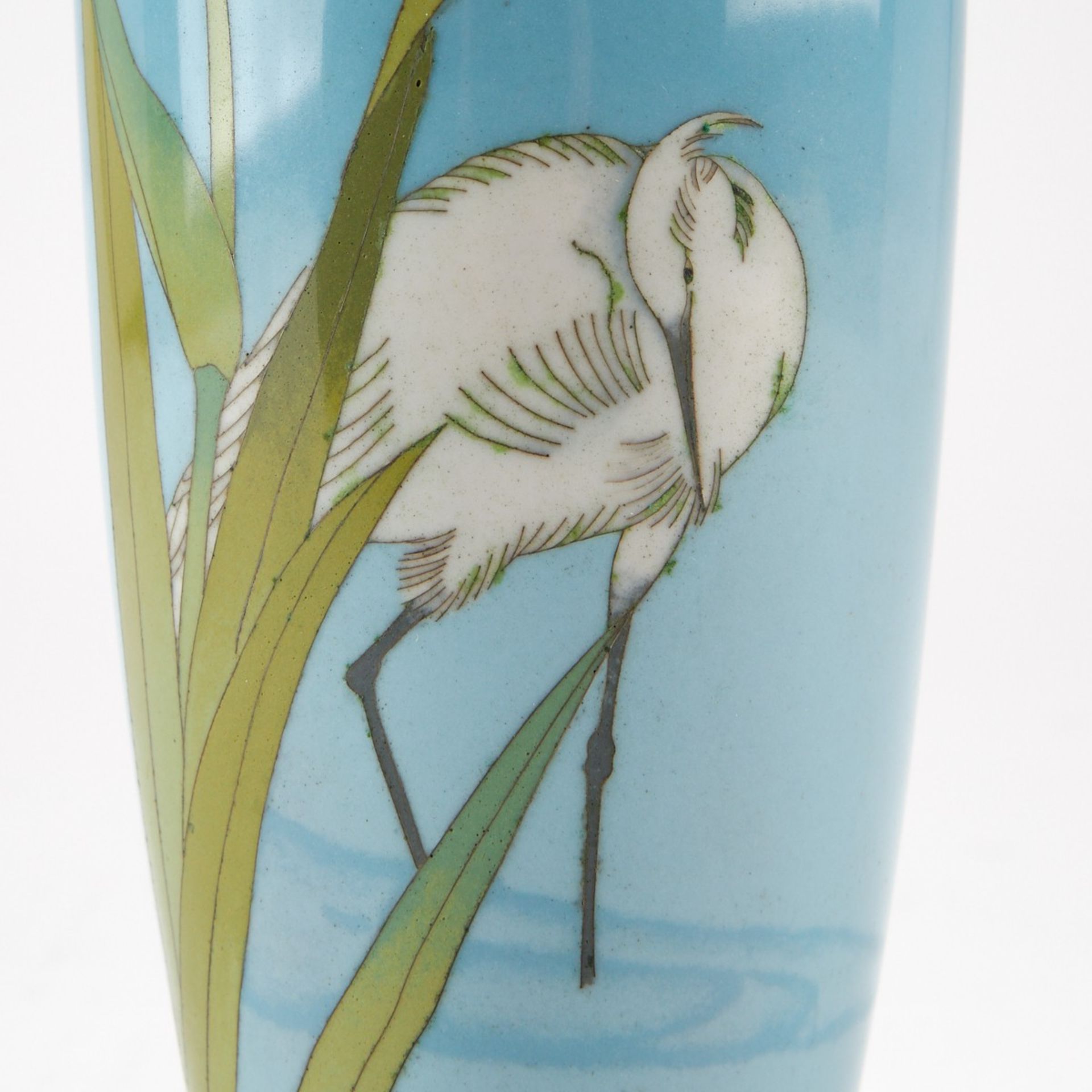 Japanese Cloisonne Vase w/ Iris and Crane - Bild 4 aus 7