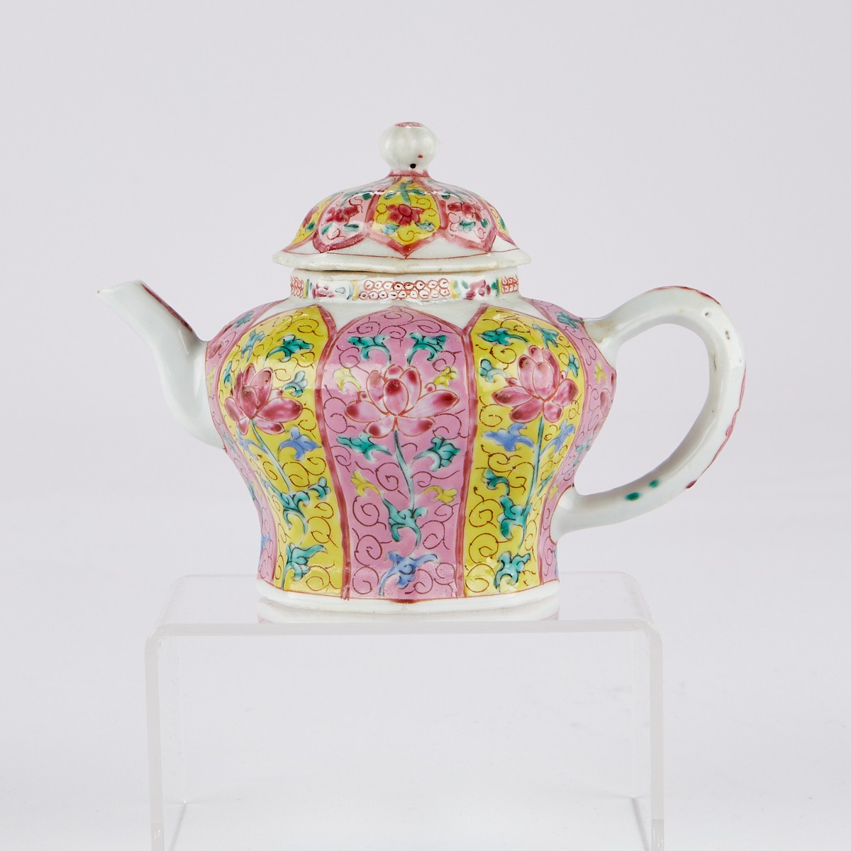 18th c. Chinese Export Porcelain Teapot and Undertray - Image 3 of 7