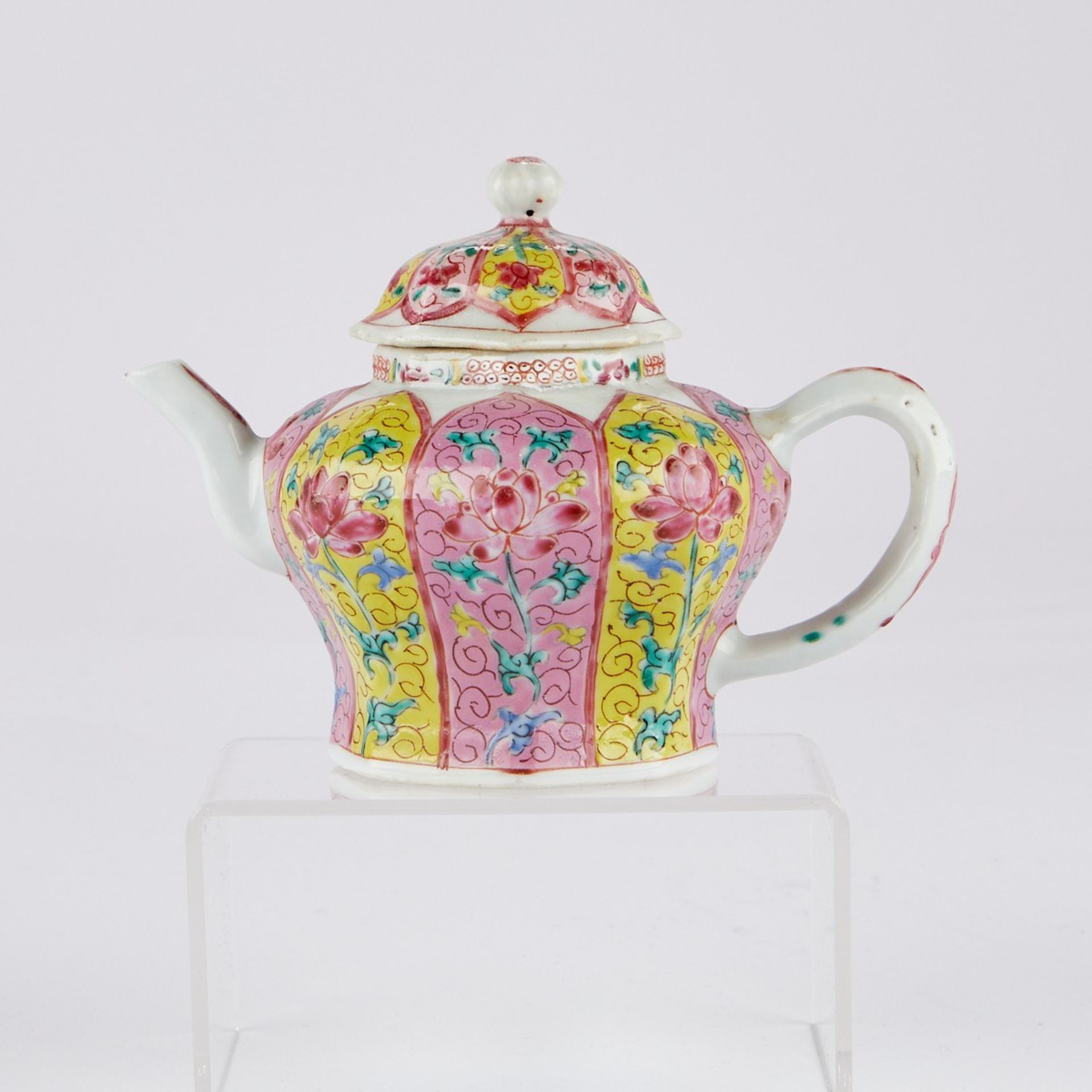 18th c. Chinese Export Porcelain Teapot and Undertray - Image 3 of 7
