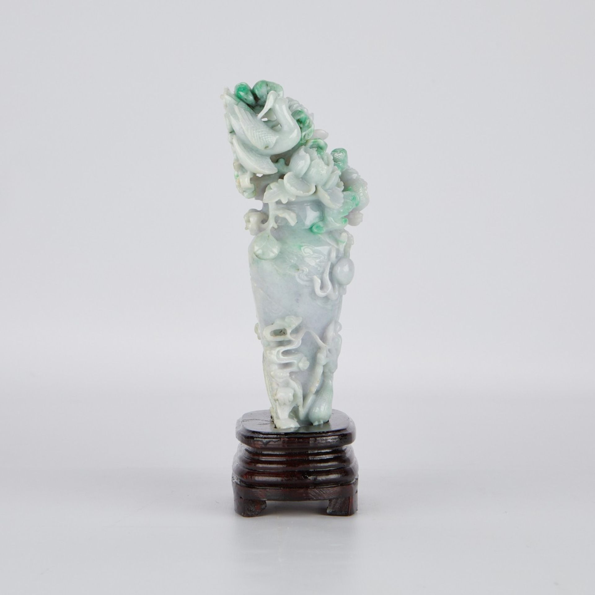 Chinese Jade Carving Vase w/ Dragon - Bild 3 aus 10