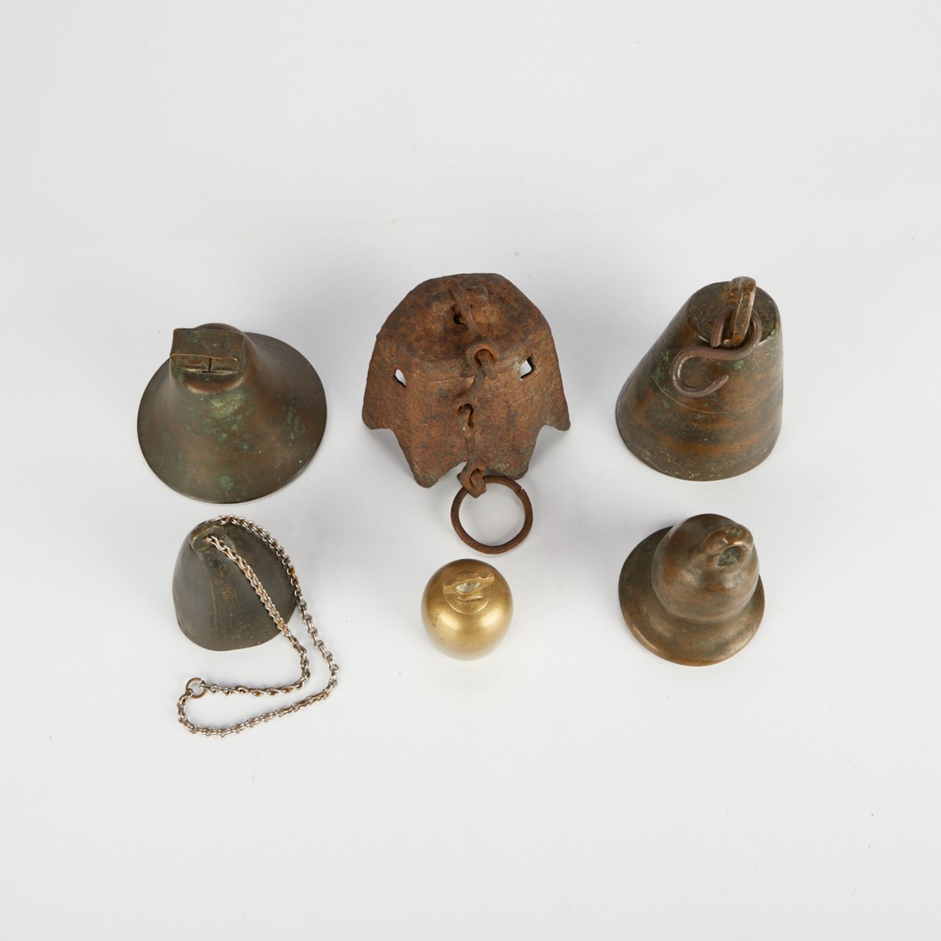 Grp: 6 Antique Bronze Bells - Bild 6 aus 6