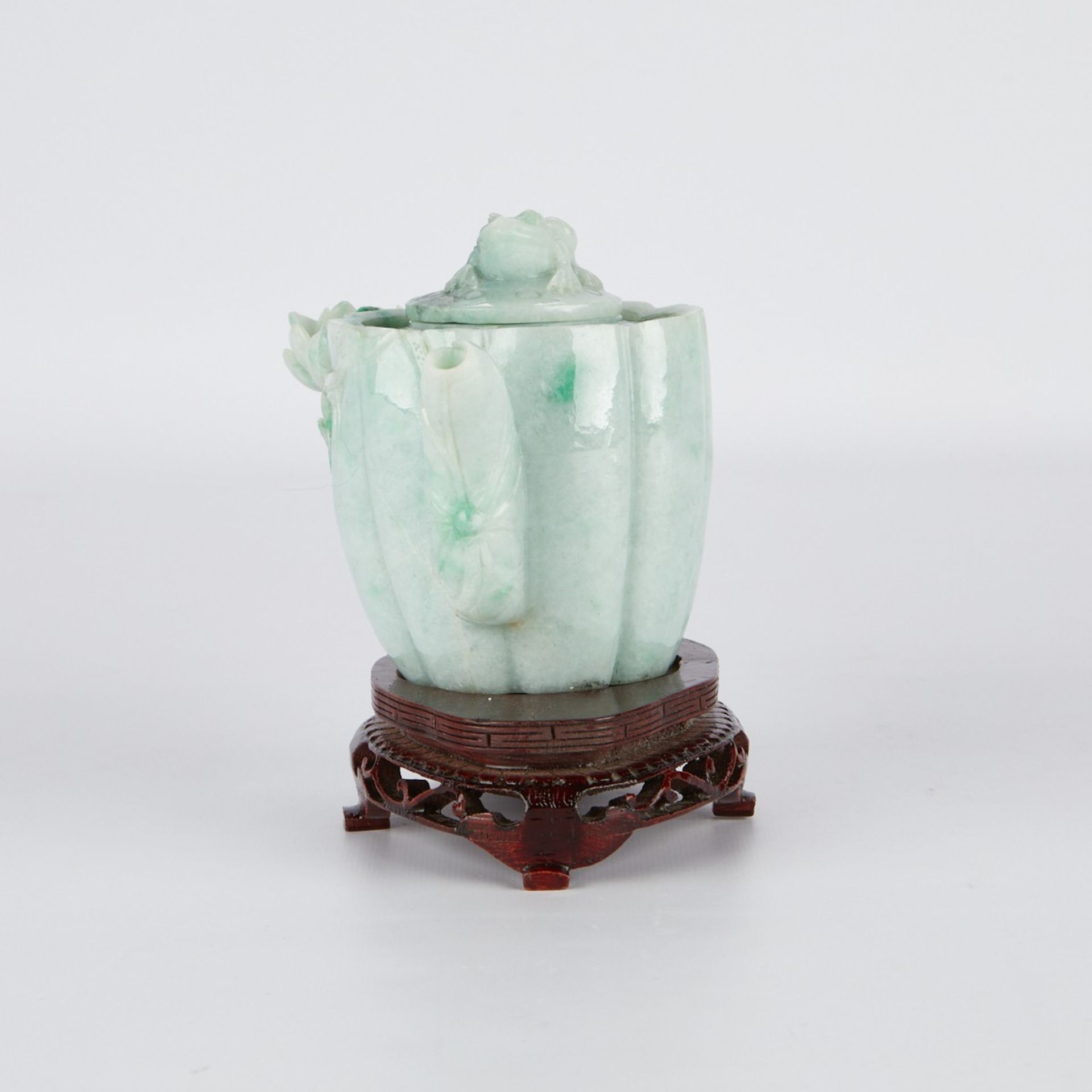 Fine Chinese Carved Jade Teapot in Lotus Pod Form - Bild 4 aus 10