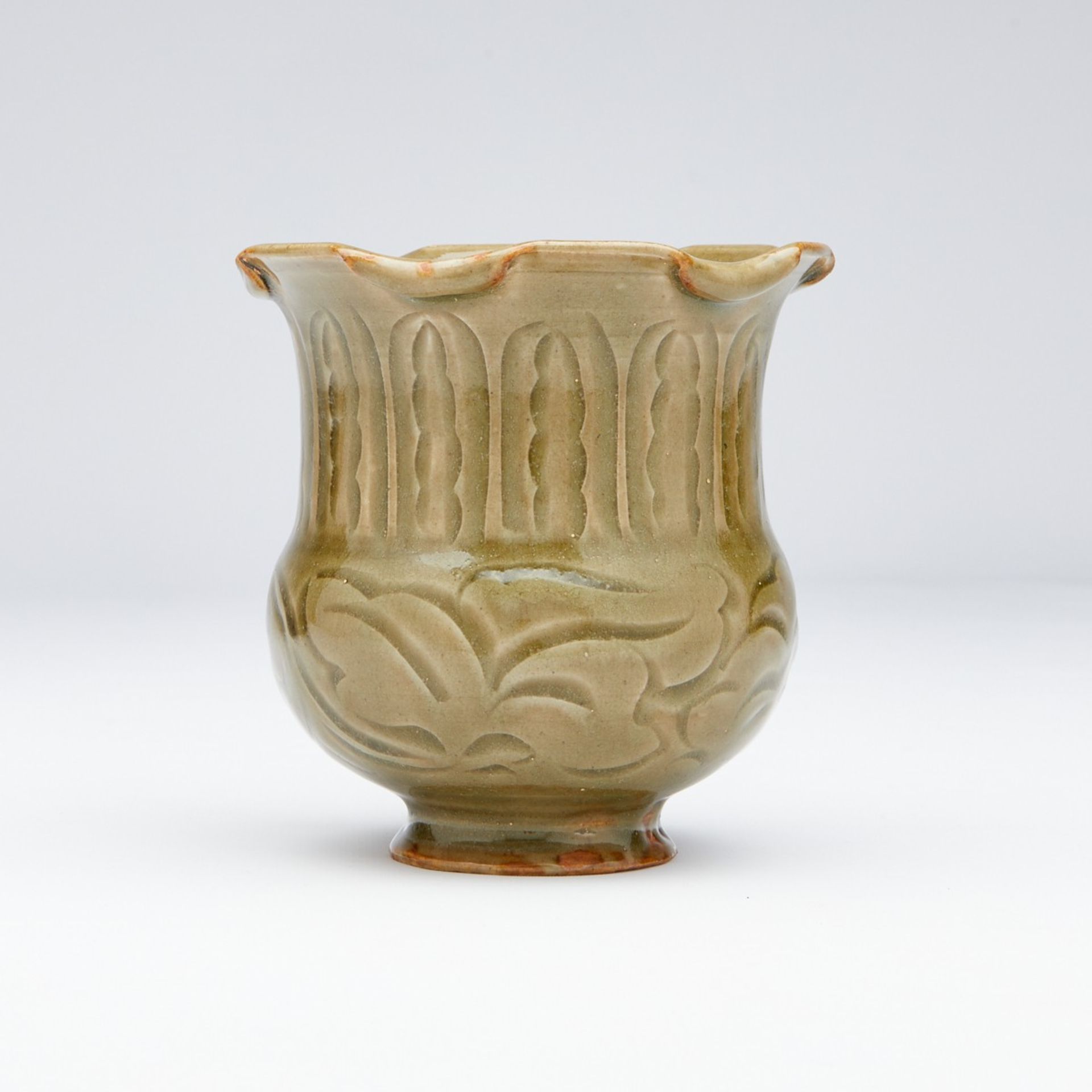 Chinese Yaozhou Petal-Rim Jar - Bild 4 aus 6