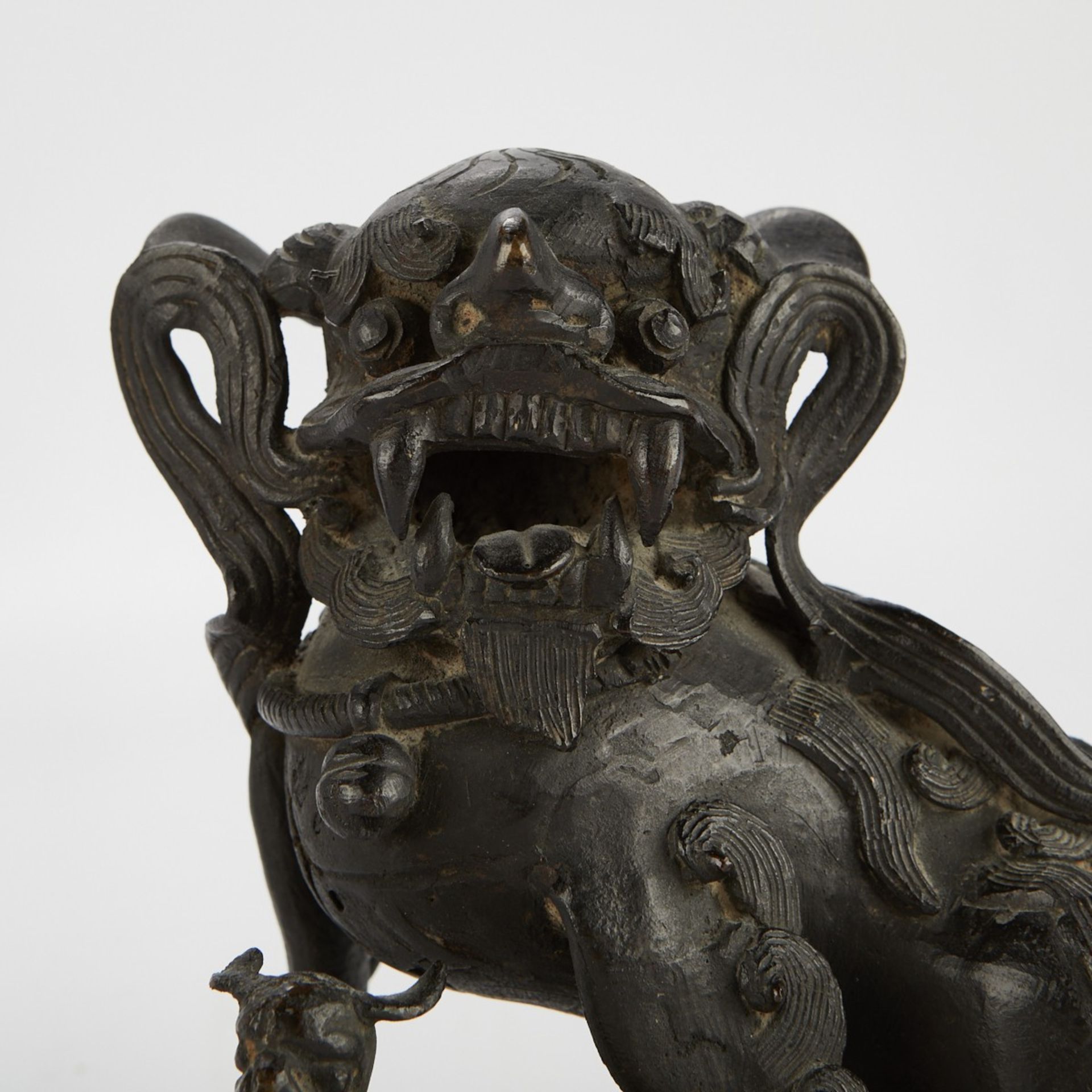 Pair 19th c. Chinese Bronze Lions - Bild 8 aus 8