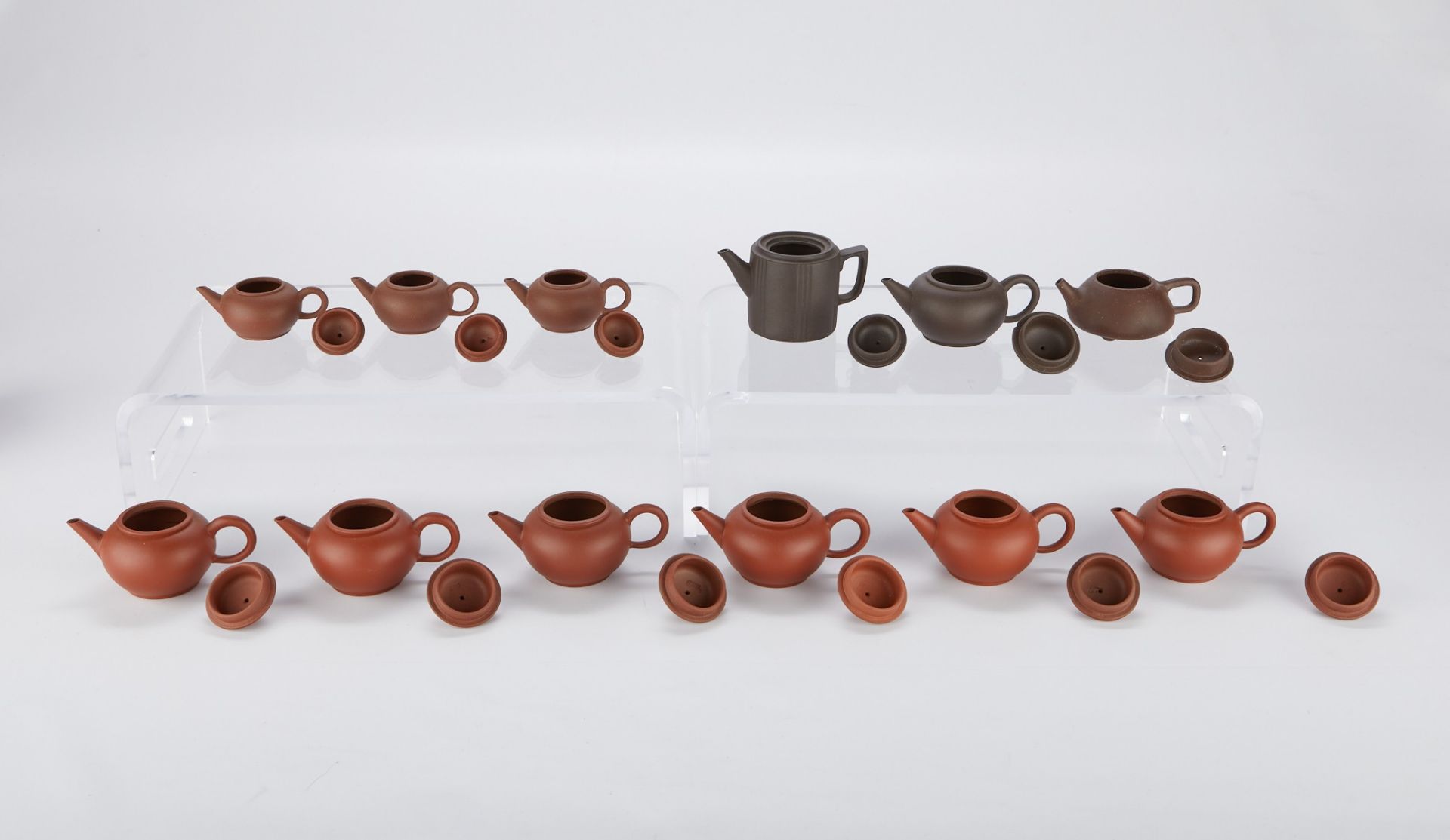 Grp: 29 Chinese Yixing Teapots and Cups - Bild 2 aus 31