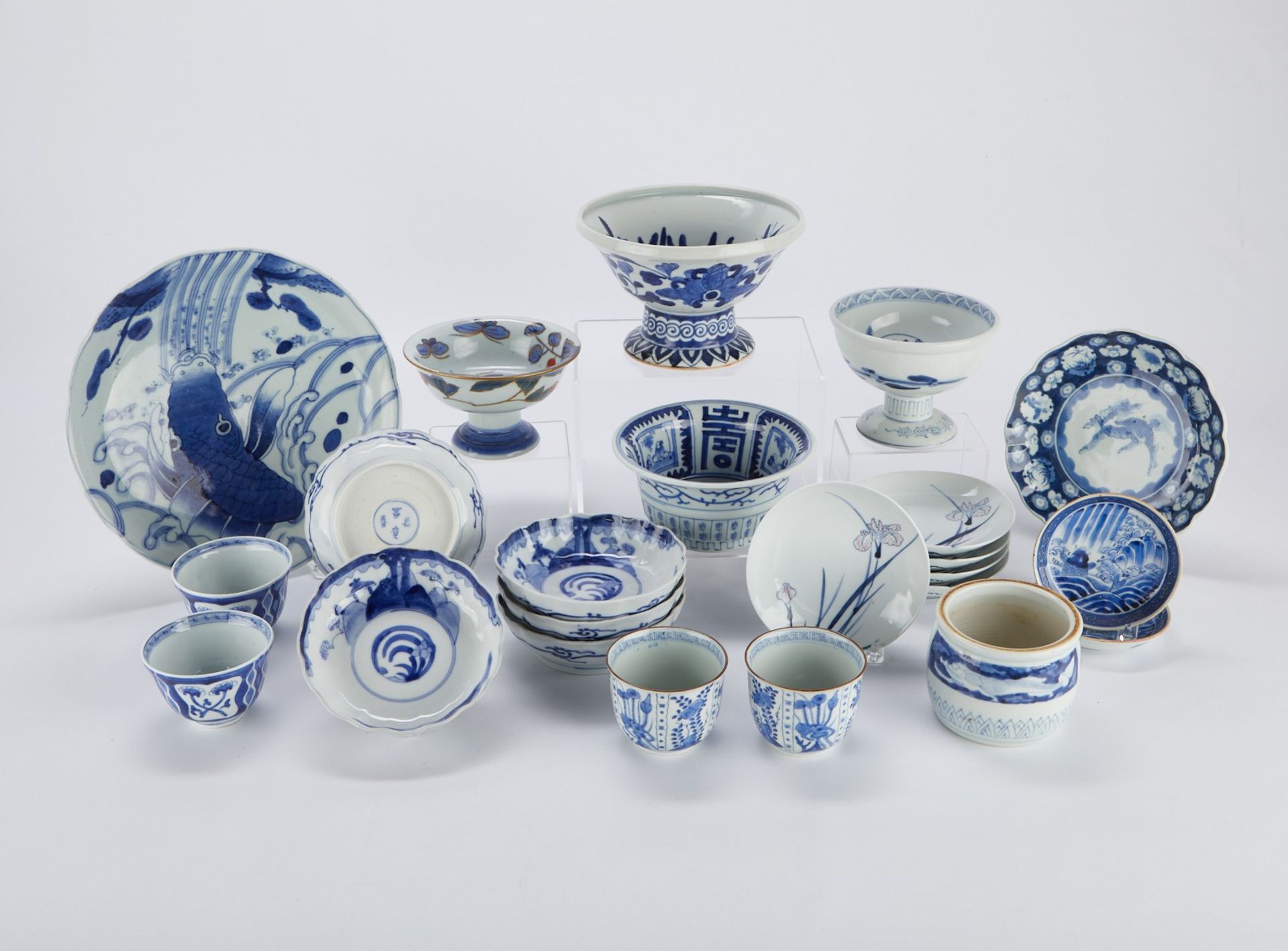 Grp: 23 Pcs Japanese Blue & White Porcelain