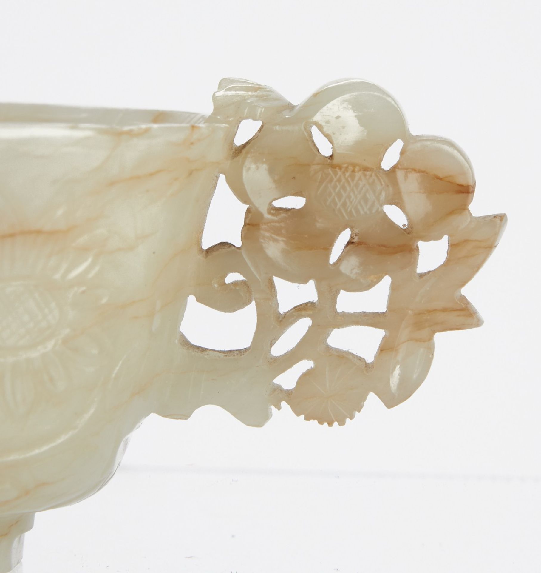 Chinese Qing Miniature Jade Cup w/ Pierced Handles - Bild 9 aus 11