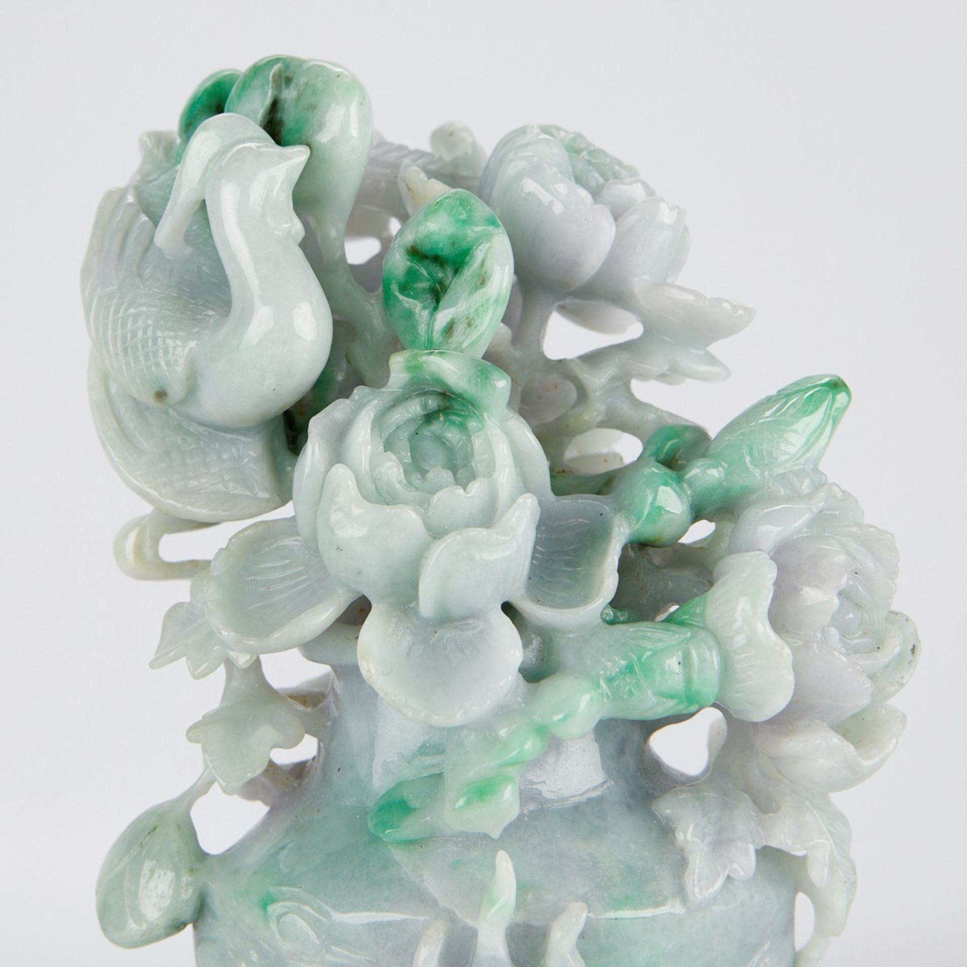 Chinese Jade Carving Vase w/ Dragon - Bild 5 aus 10