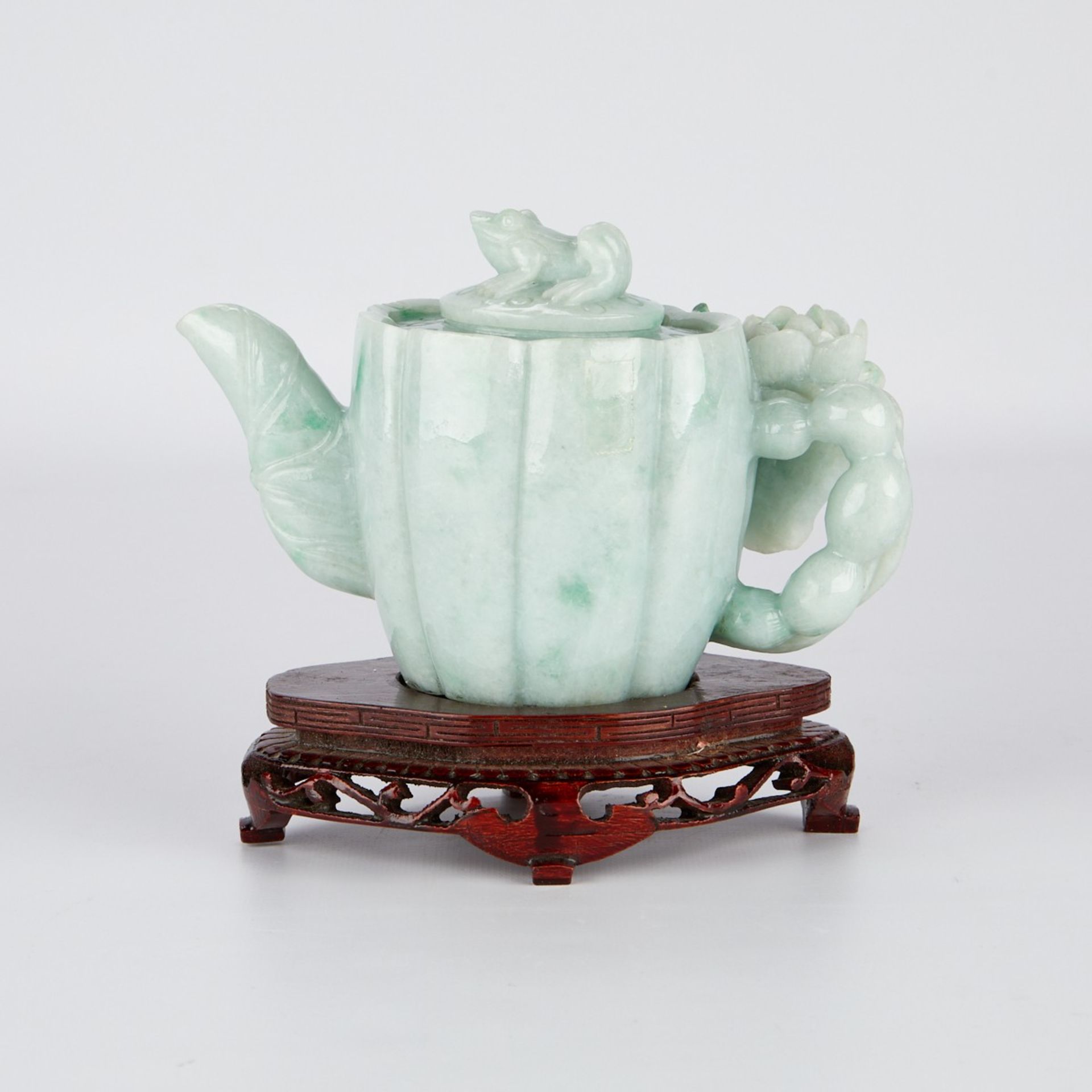 Fine Chinese Carved Jade Teapot in Lotus Pod Form - Bild 2 aus 10