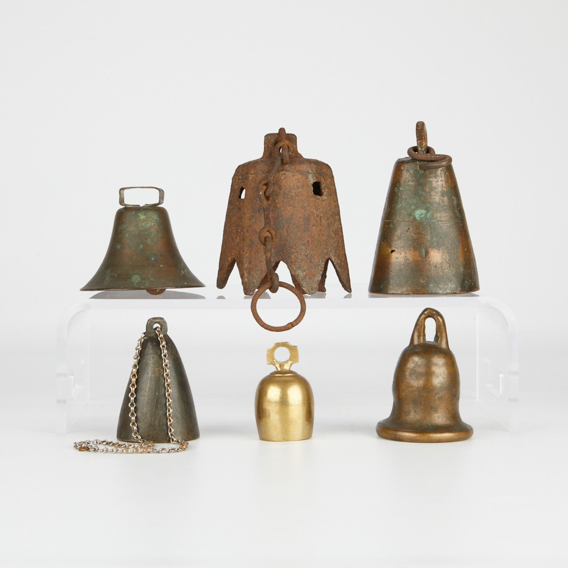 Grp: 6 Antique Bronze Bells