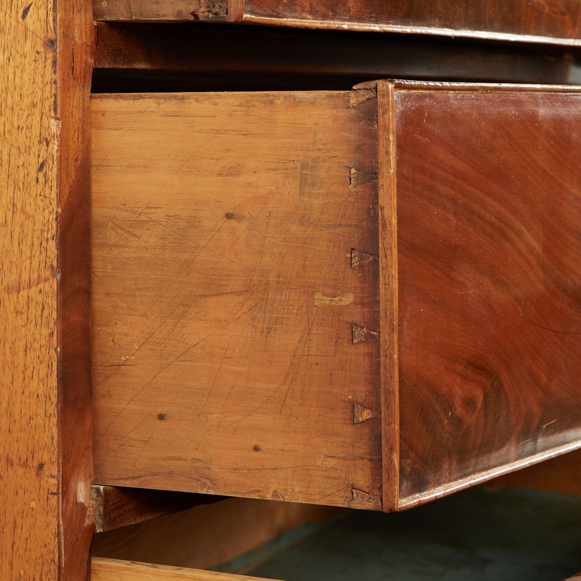 Federal Bow Front Chest of Drawers - Image 8 of 14