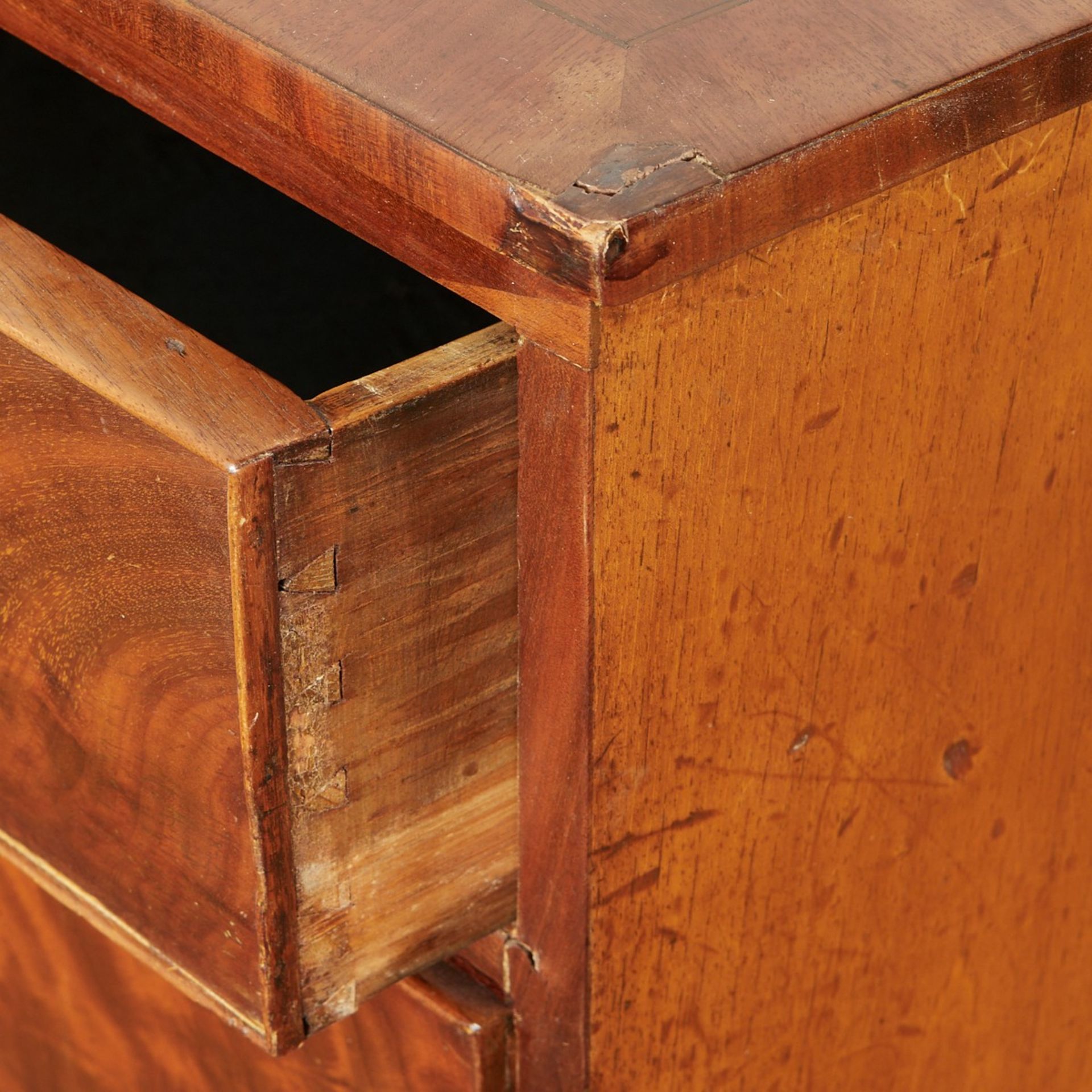 Federal Bow Front Chest of Drawers - Image 9 of 14