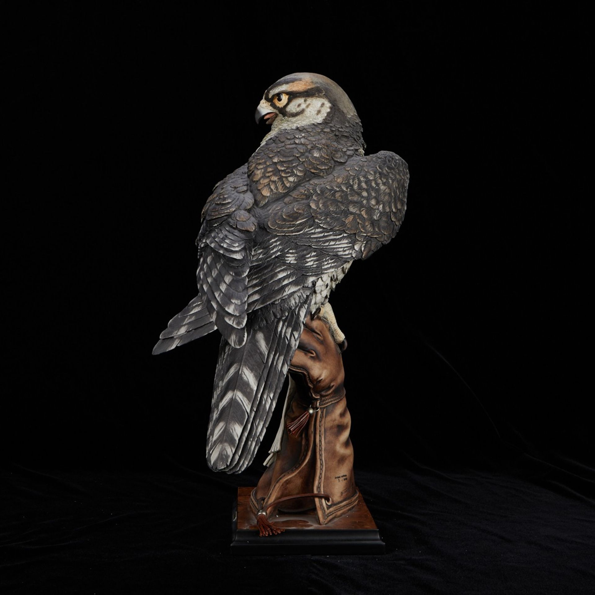 Giuseppe Armani "The Falconer" Ceramic Figure - Bild 2 aus 11