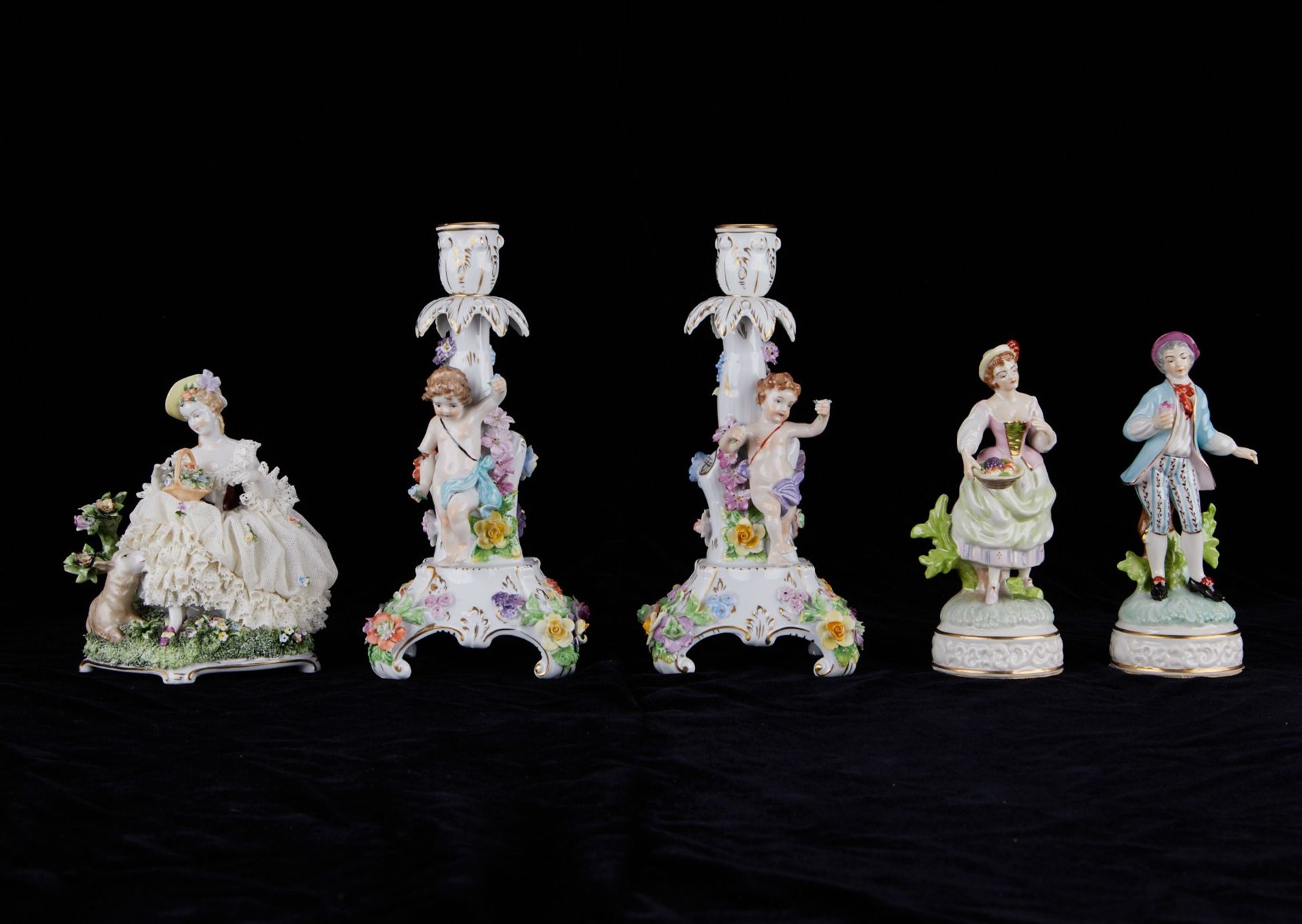 8 Dresden Figural Porcelain Decorations - Bild 11 aus 19