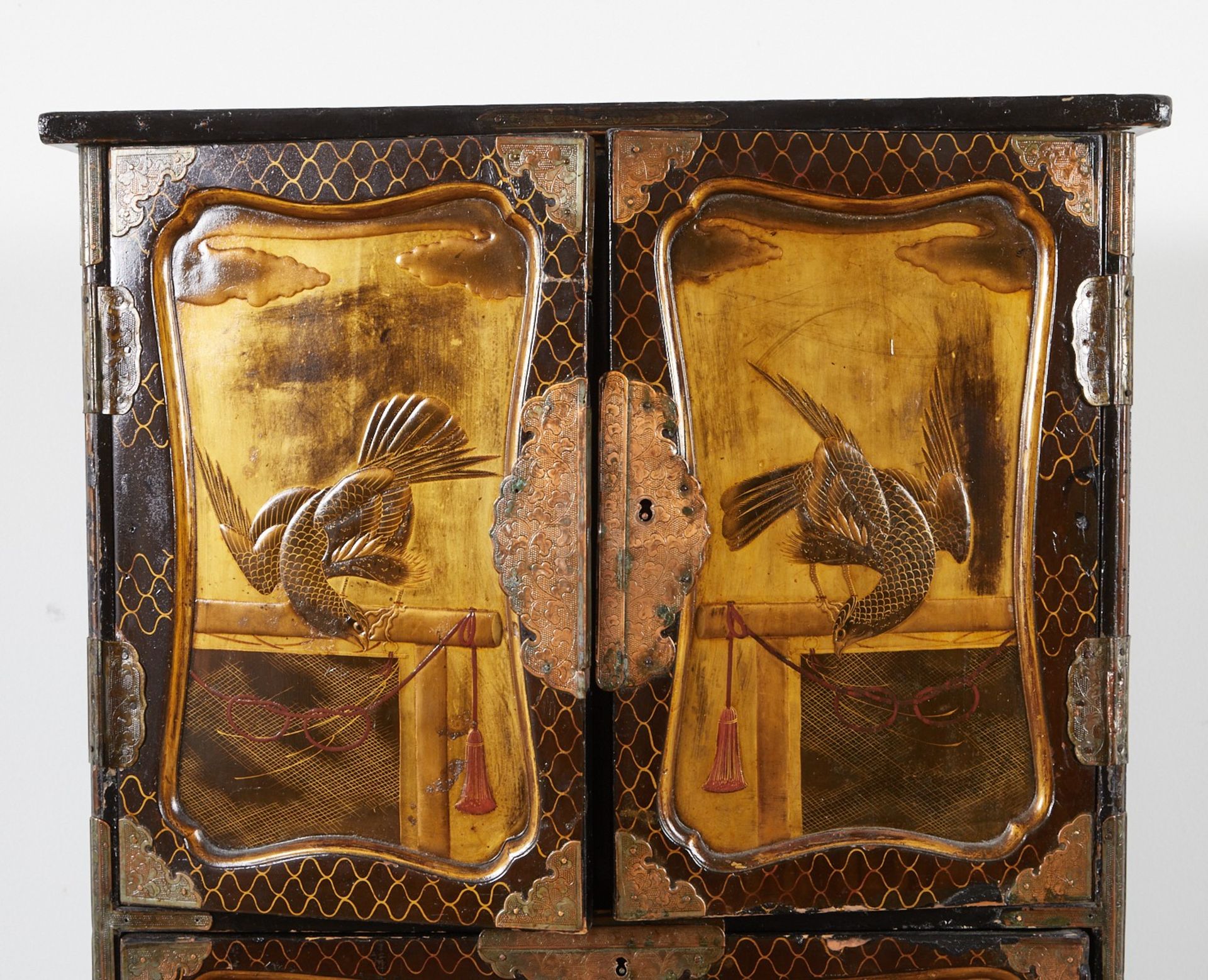 Japanese Edo Two Door Lacquer Falconry Cabinet - Bild 2 aus 9