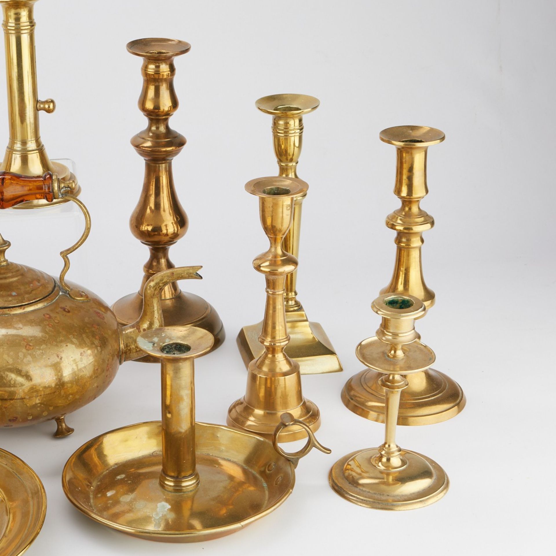 22 Antique Brass Candlesticks Teapot Tray - Bild 3 aus 5