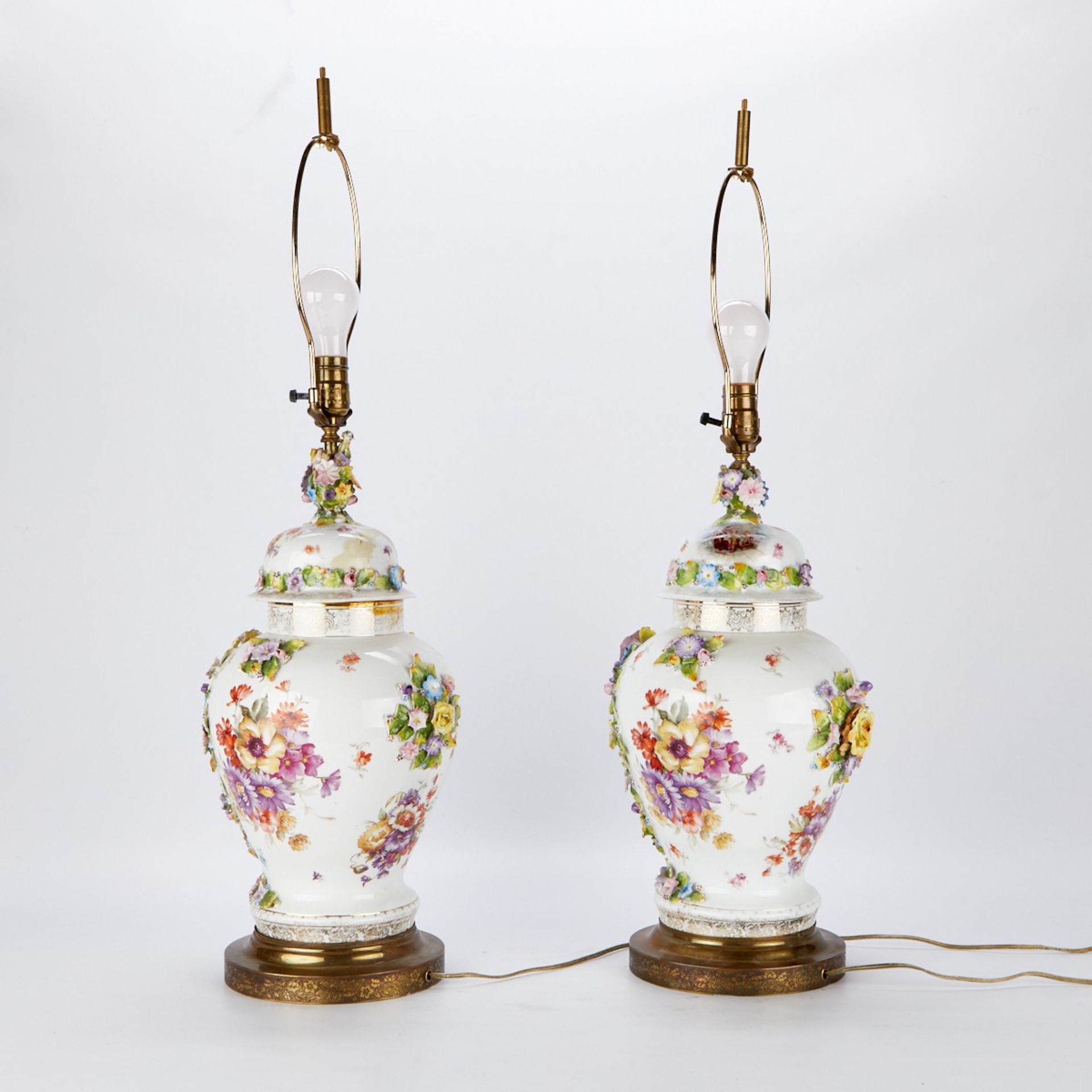 Pair of Dresden Style Porcelain Lamps - Bild 2 aus 4