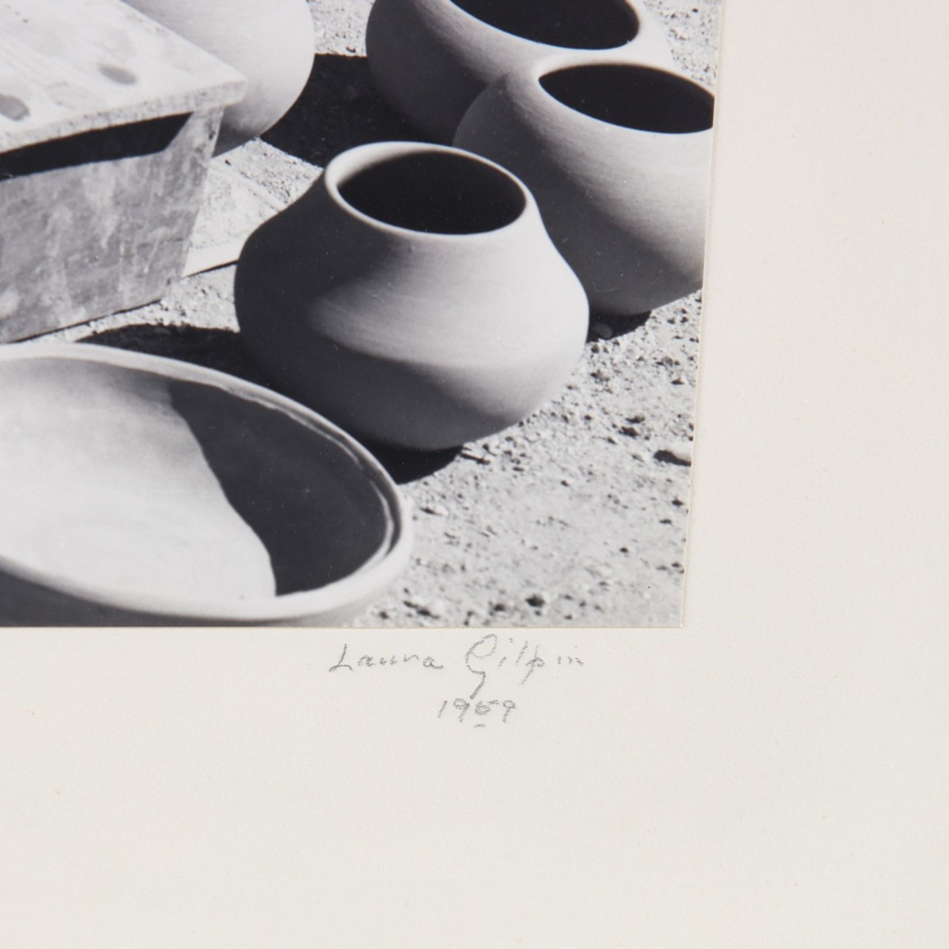 Laura Gilpin Photograph "Maria Martinez Making Pottery" - Bild 3 aus 3