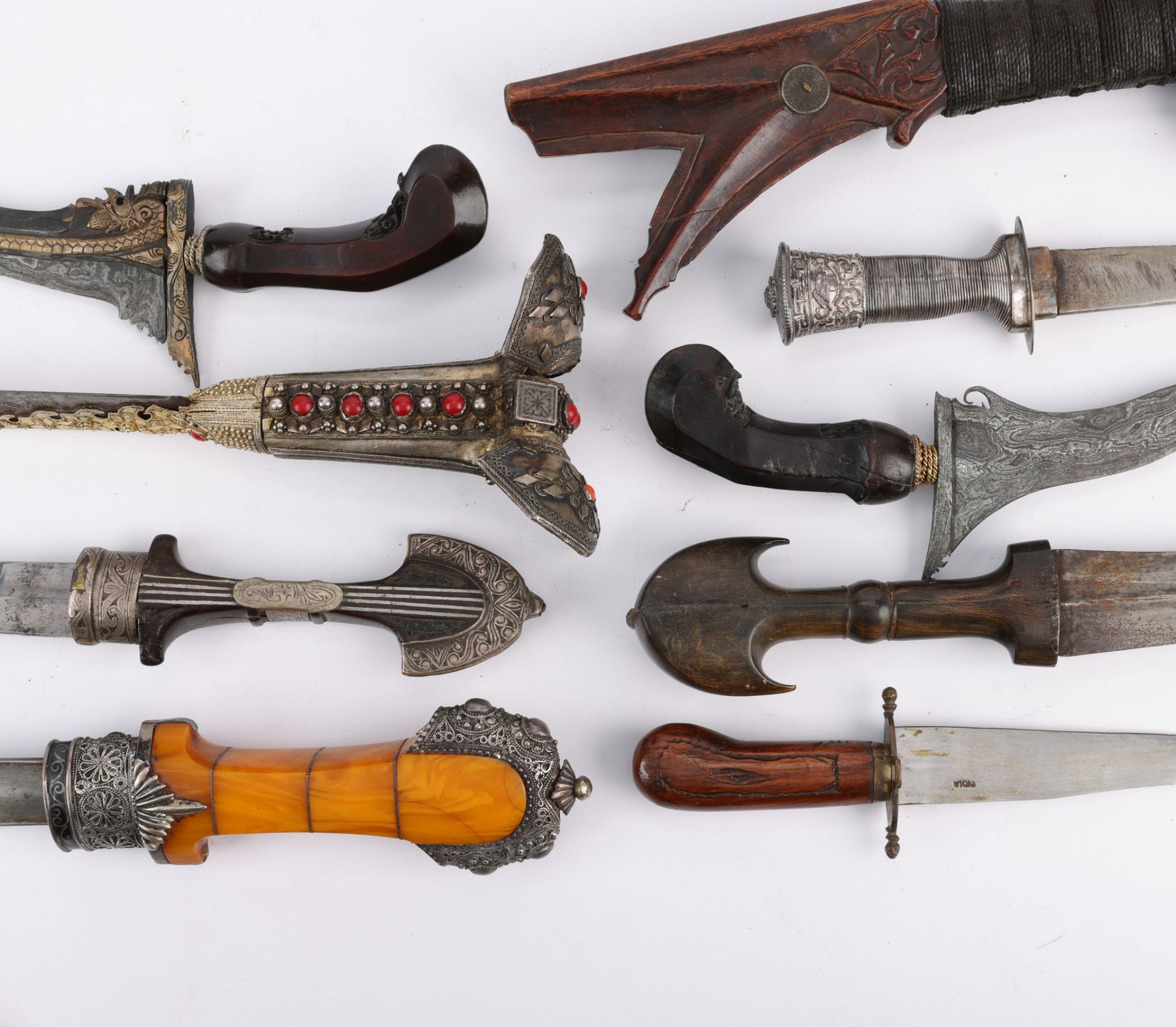 9 North African & Asian Daggers & Swords - Bild 5 aus 13