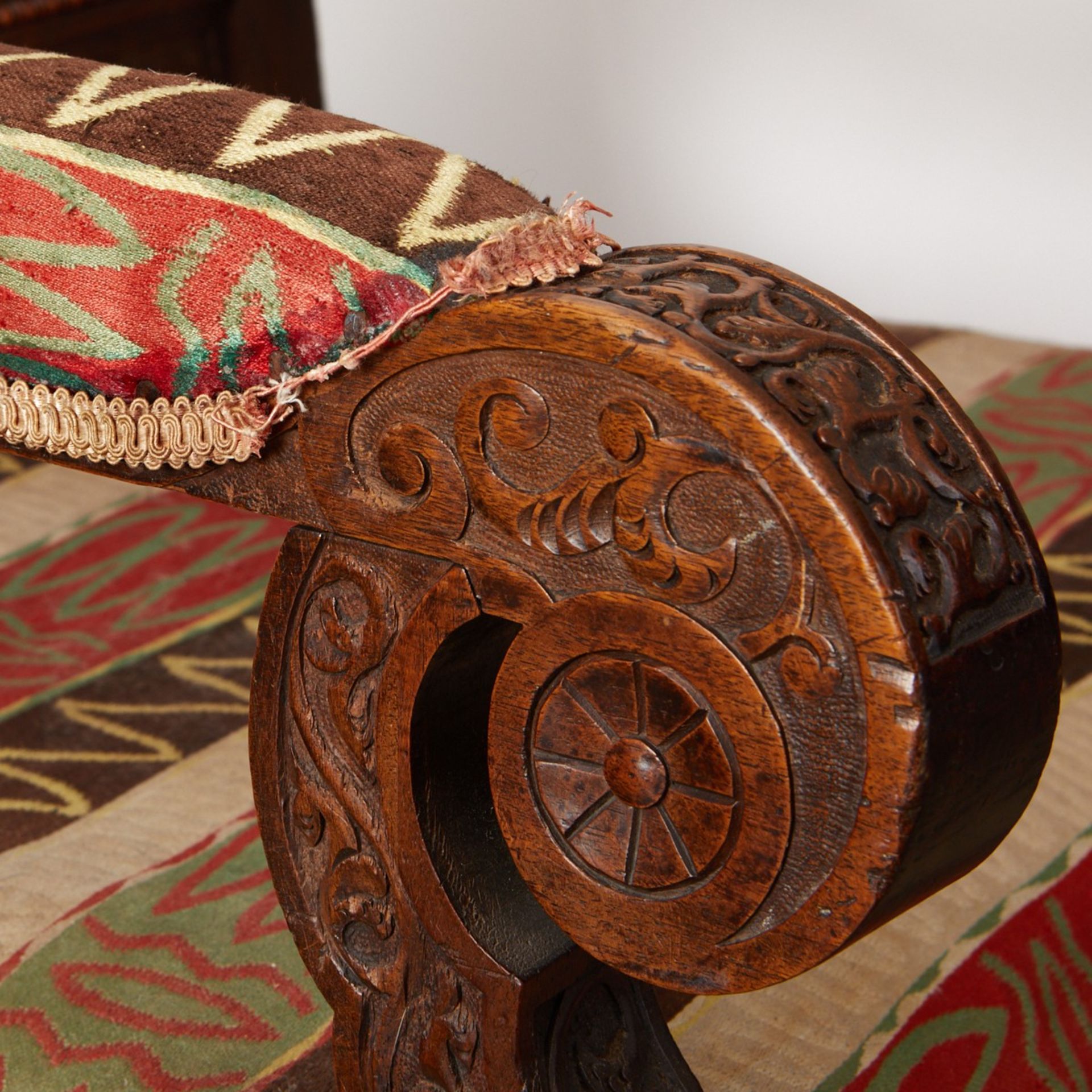 Pair of Syrian Carved Wooden Armchairs - Bild 16 aus 16