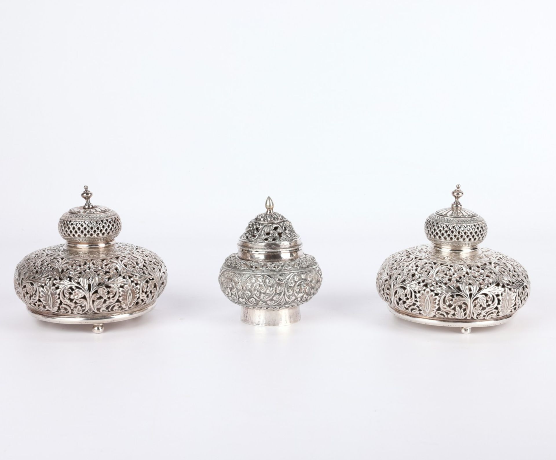 Group of 3 Silver Indian Lidded Jars Potpourri - Bild 2 aus 10