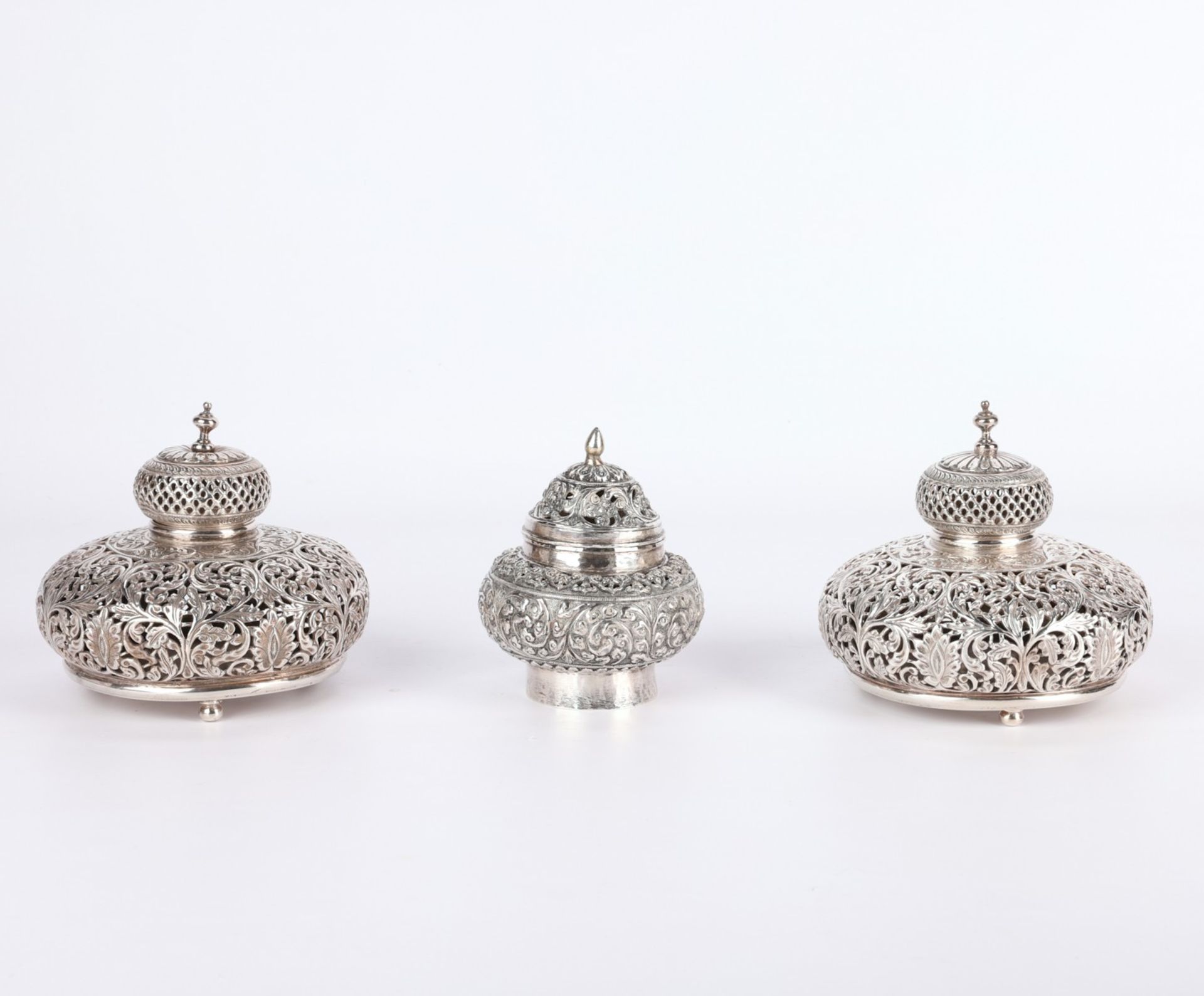 Group of 3 Silver Indian Lidded Jars Potpourri - Bild 3 aus 10
