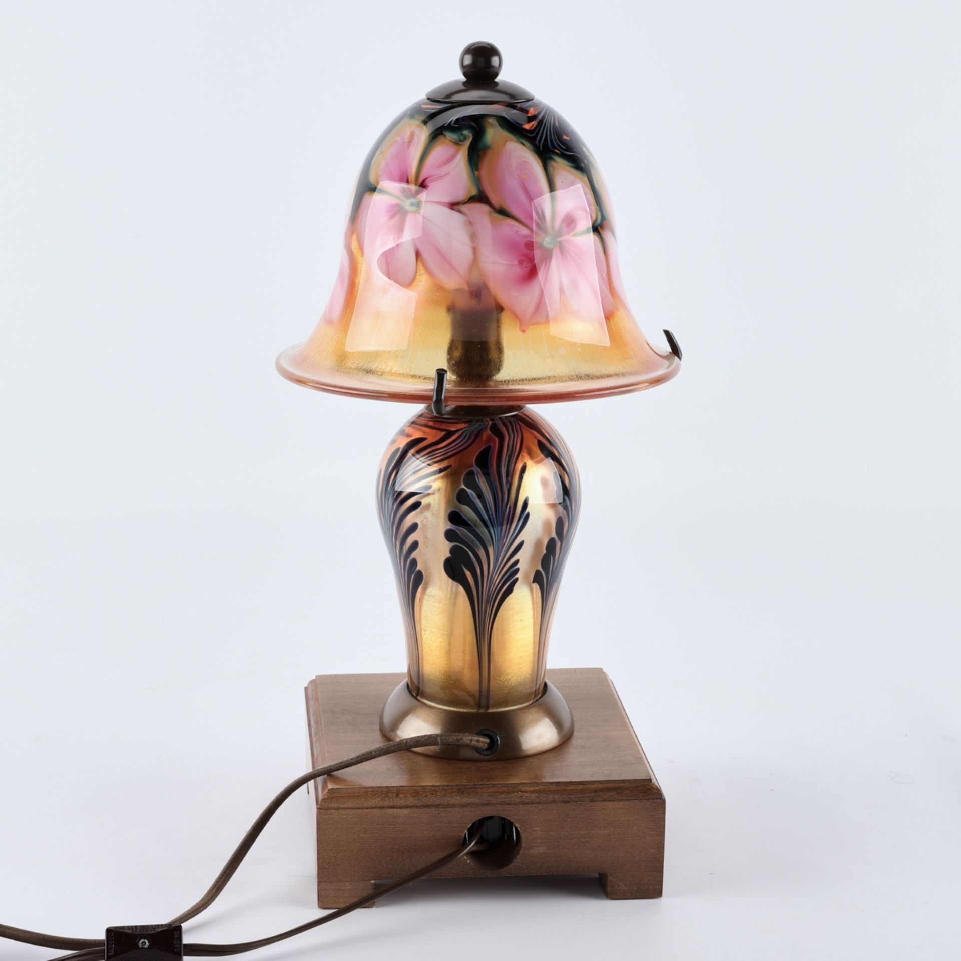 Lundberg Studios Art Glass Boudoir Lamp - Image 5 of 10