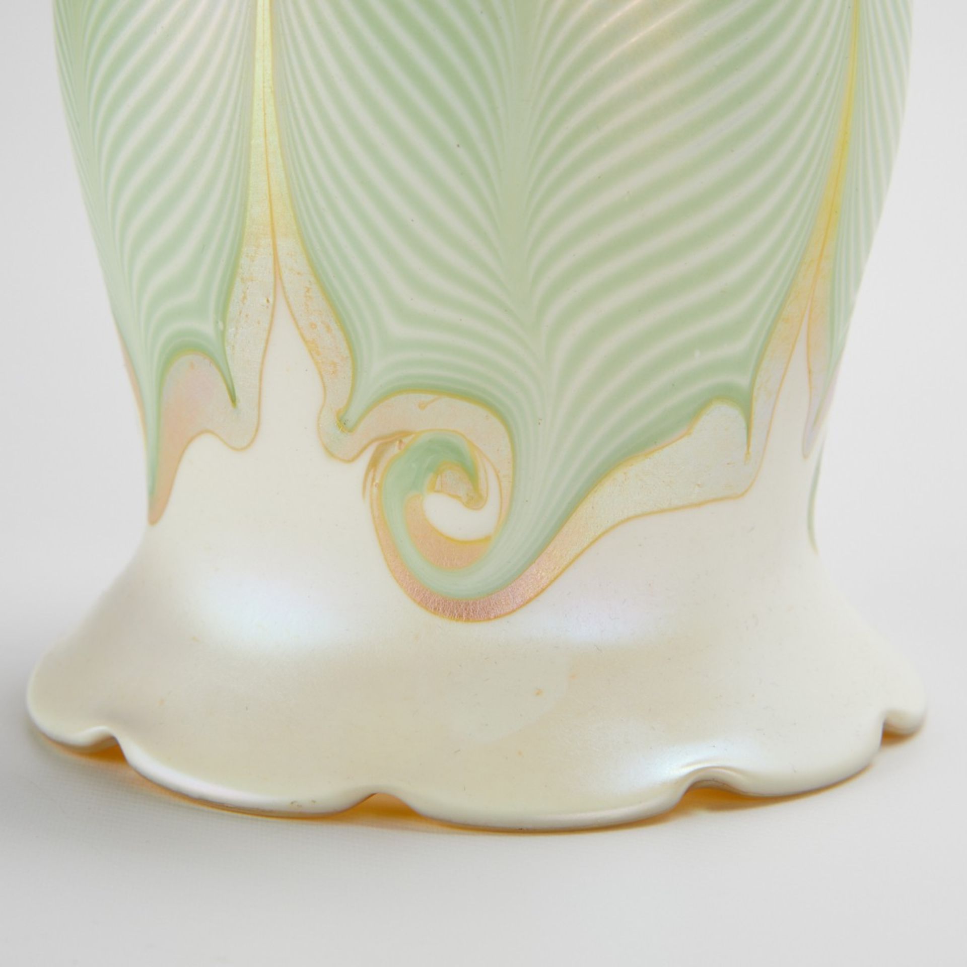 Quezal Glass Feather Arts & Crafts Lamp - Image 3 of 9