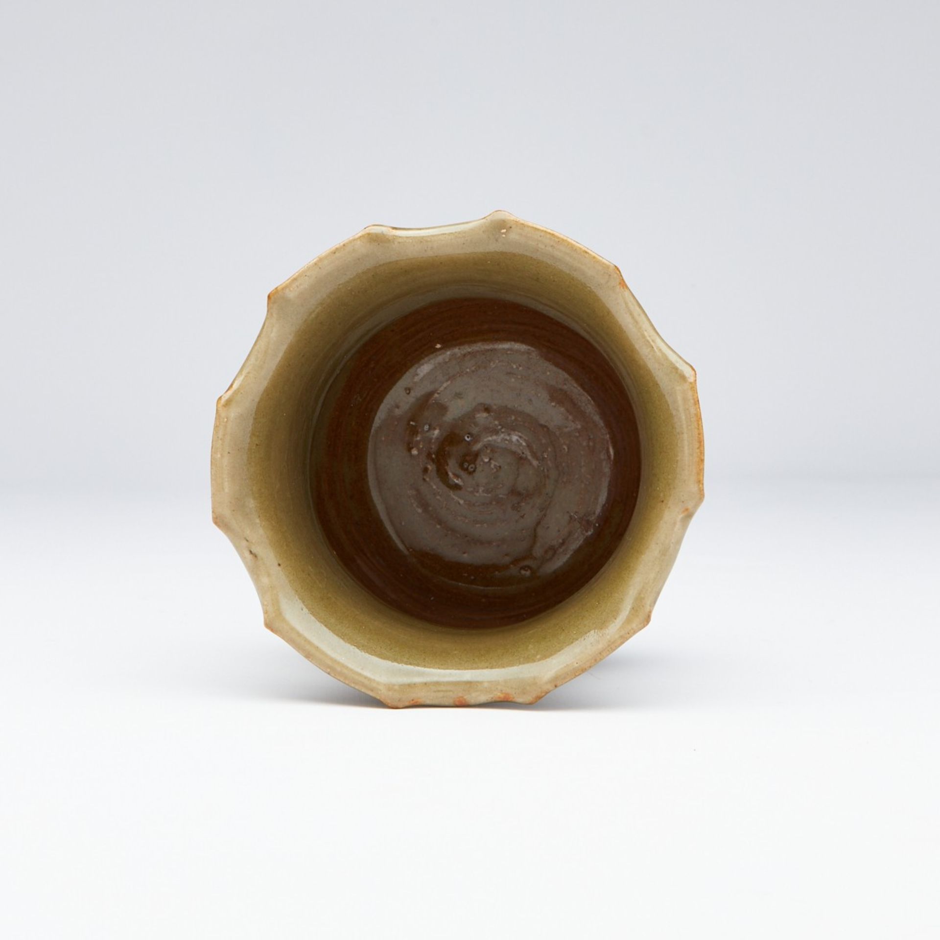 Chinese Yaozhou Petal-Rim Jar - Bild 5 aus 6