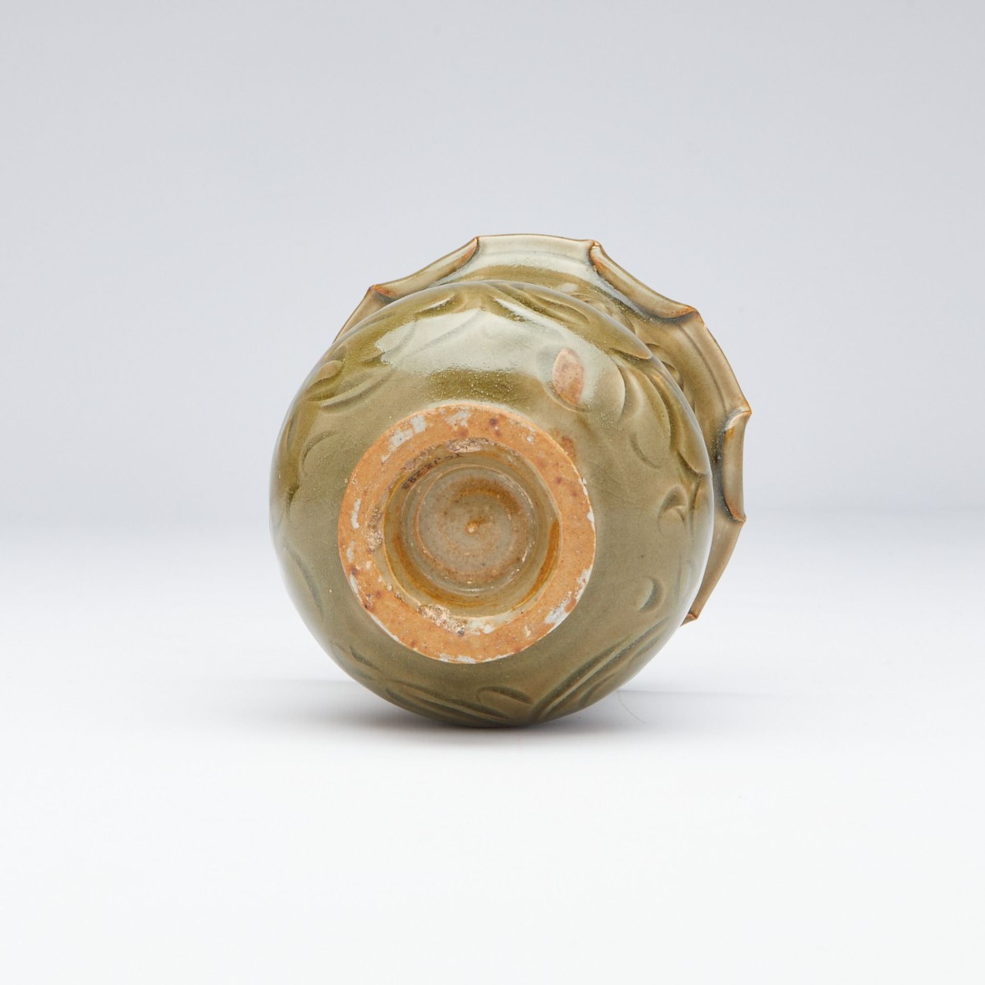 Chinese Yaozhou Petal-Rim Jar - Bild 6 aus 6