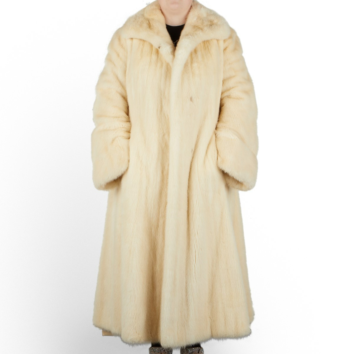 2 White Mink Fur Full Length Coats - Image 4 of 17