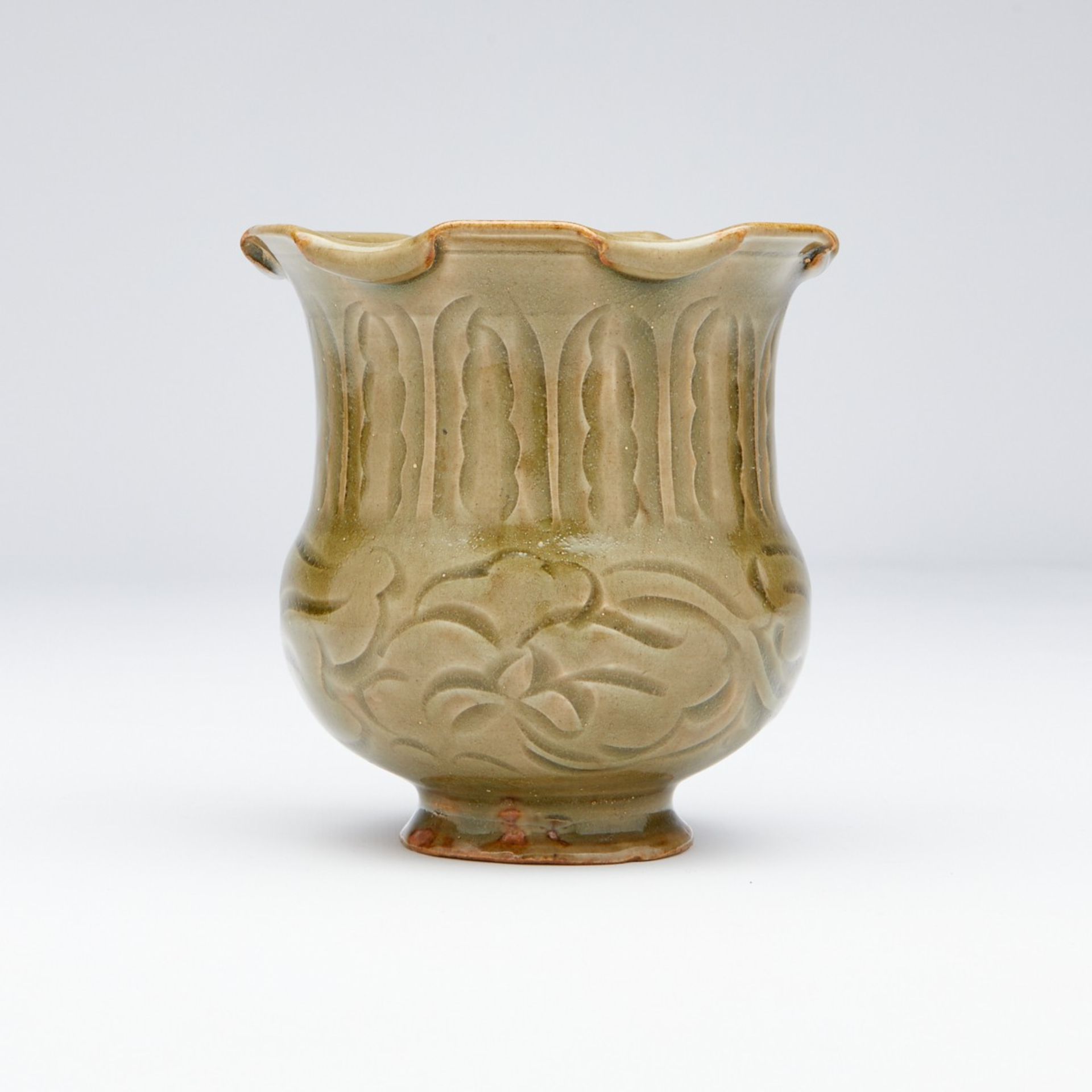 Chinese Yaozhou Petal-Rim Jar - Bild 3 aus 6