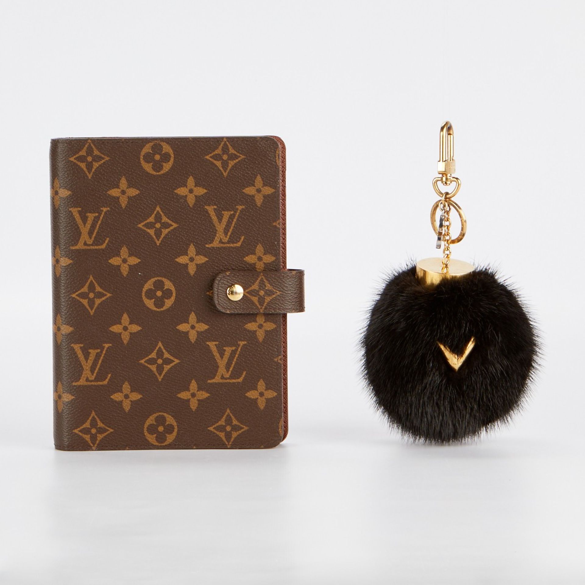 3 Louis Vuitton - Pom, Mousepad, & Planner - Image 3 of 16