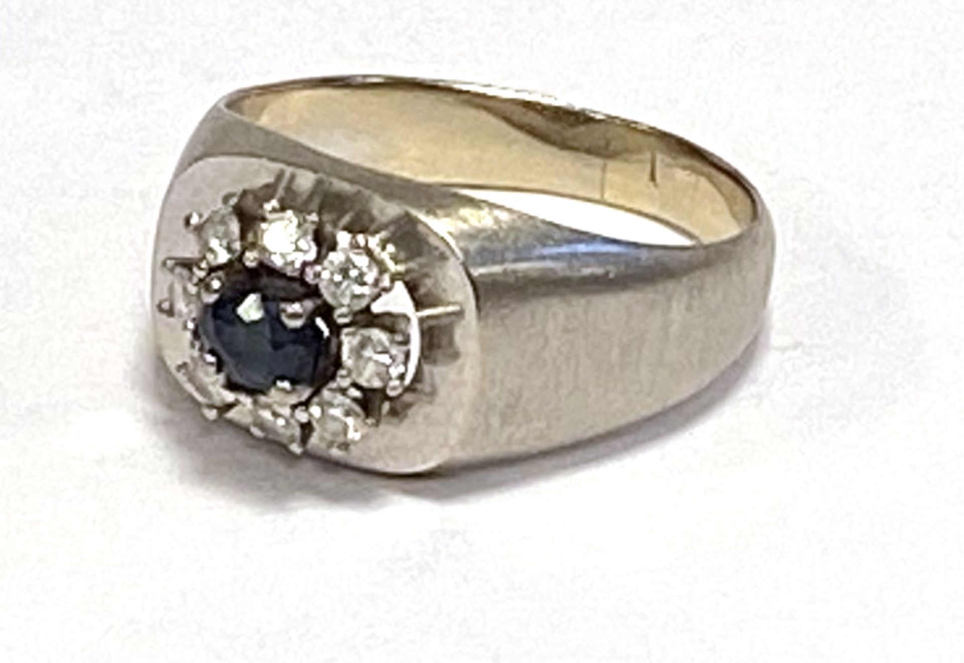 Weissgold - Ring  mit  Saphir  und  Brillanten - Bild 2 aus 3