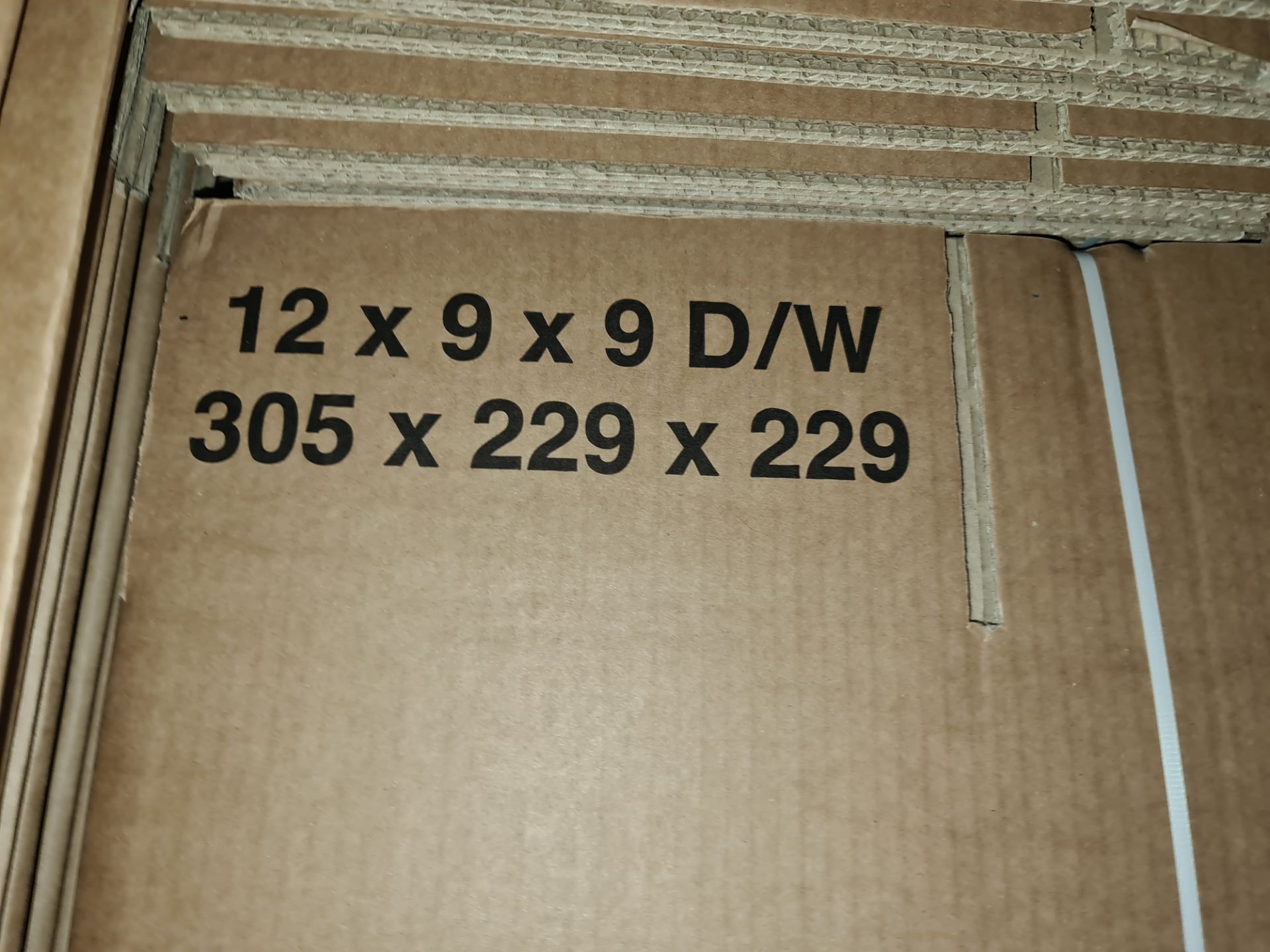 4 bundles of flatpack cardboard boxes each measuring 305 x 229 x 229. NB this lot also includes a - Image 2 of 2